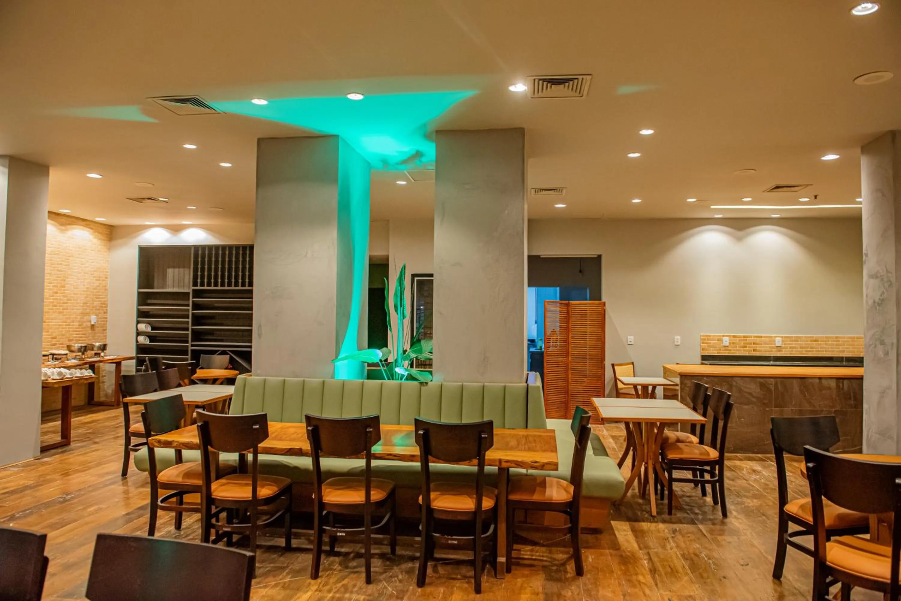 Restaurant/places to eat in San Diego Suítes Lourdes - OFICIAL