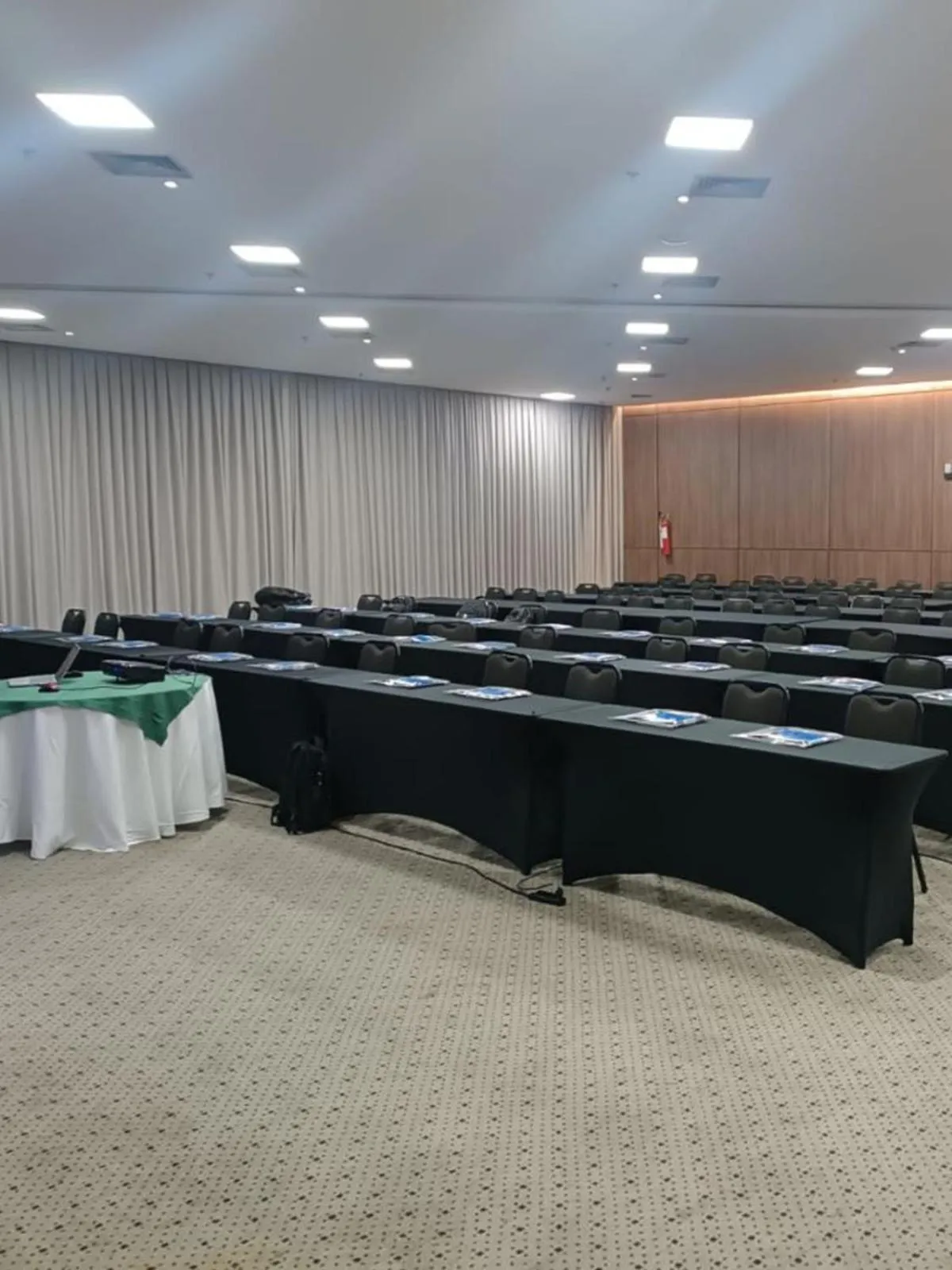 Meeting/conference room in San Diego Suítes Lourdes - OFICIAL