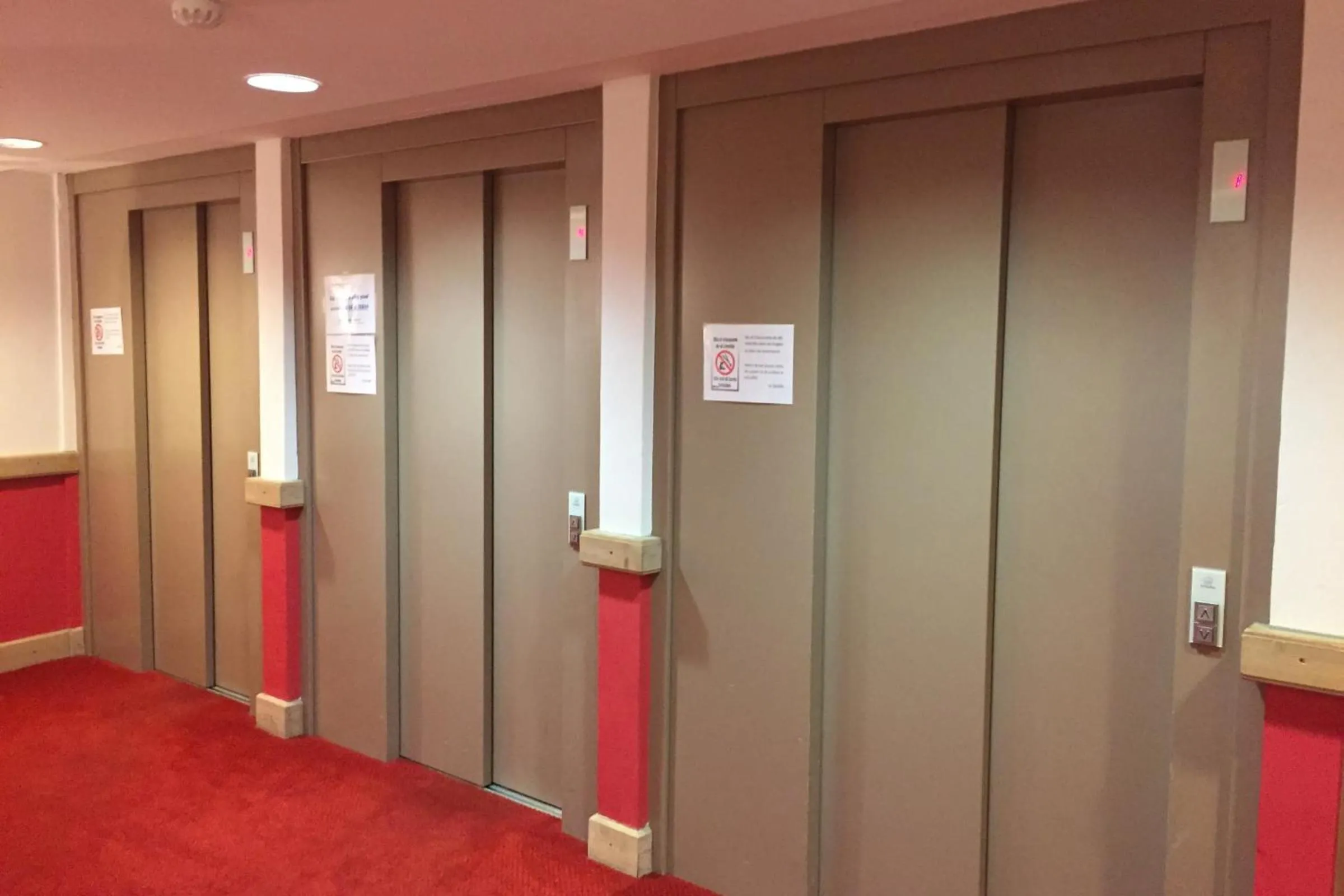 Property building in RisoulSki Antarès - Piscine et Sauna