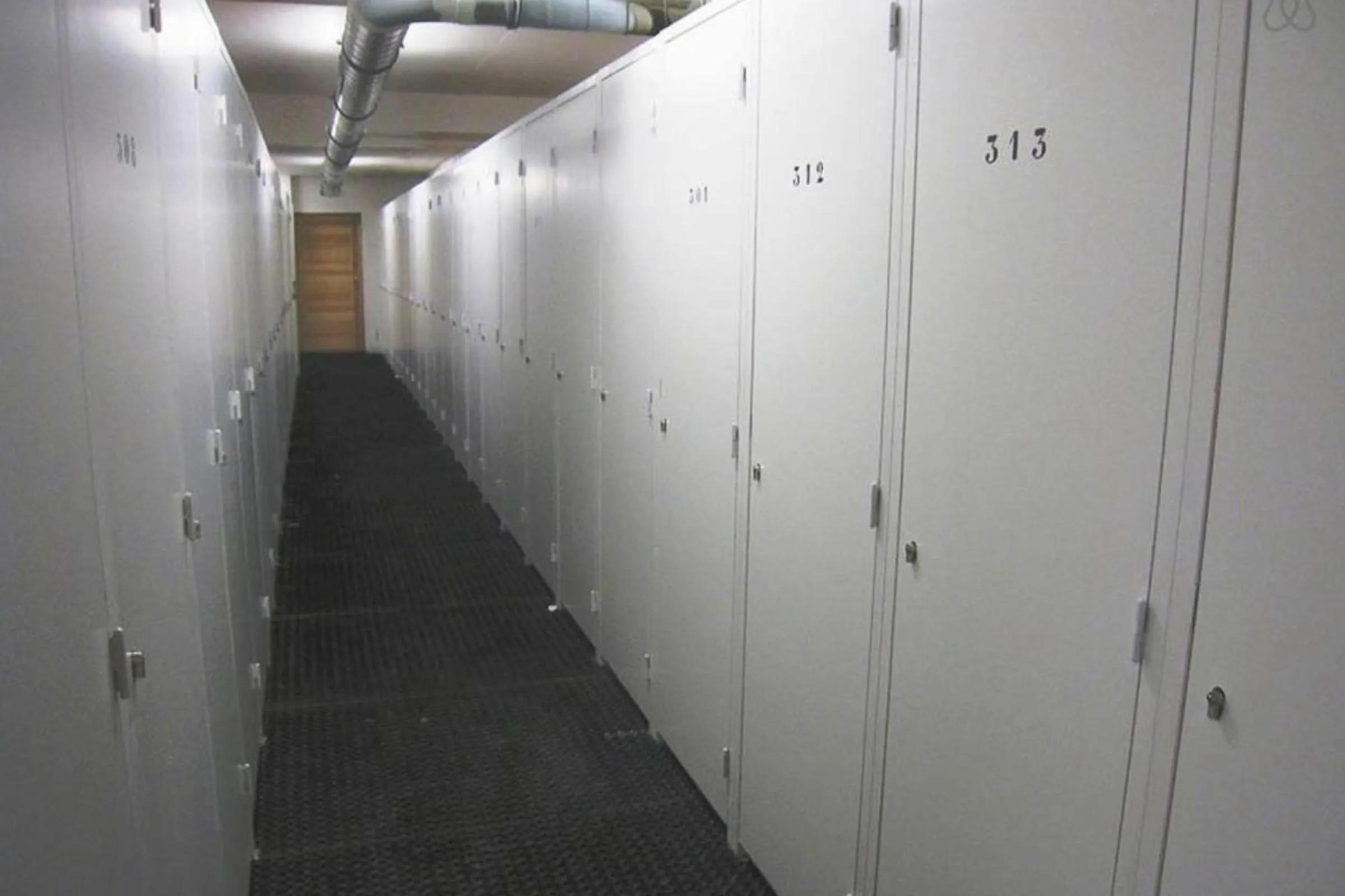 Skiing in RisoulSki Antarès - Piscine et Sauna