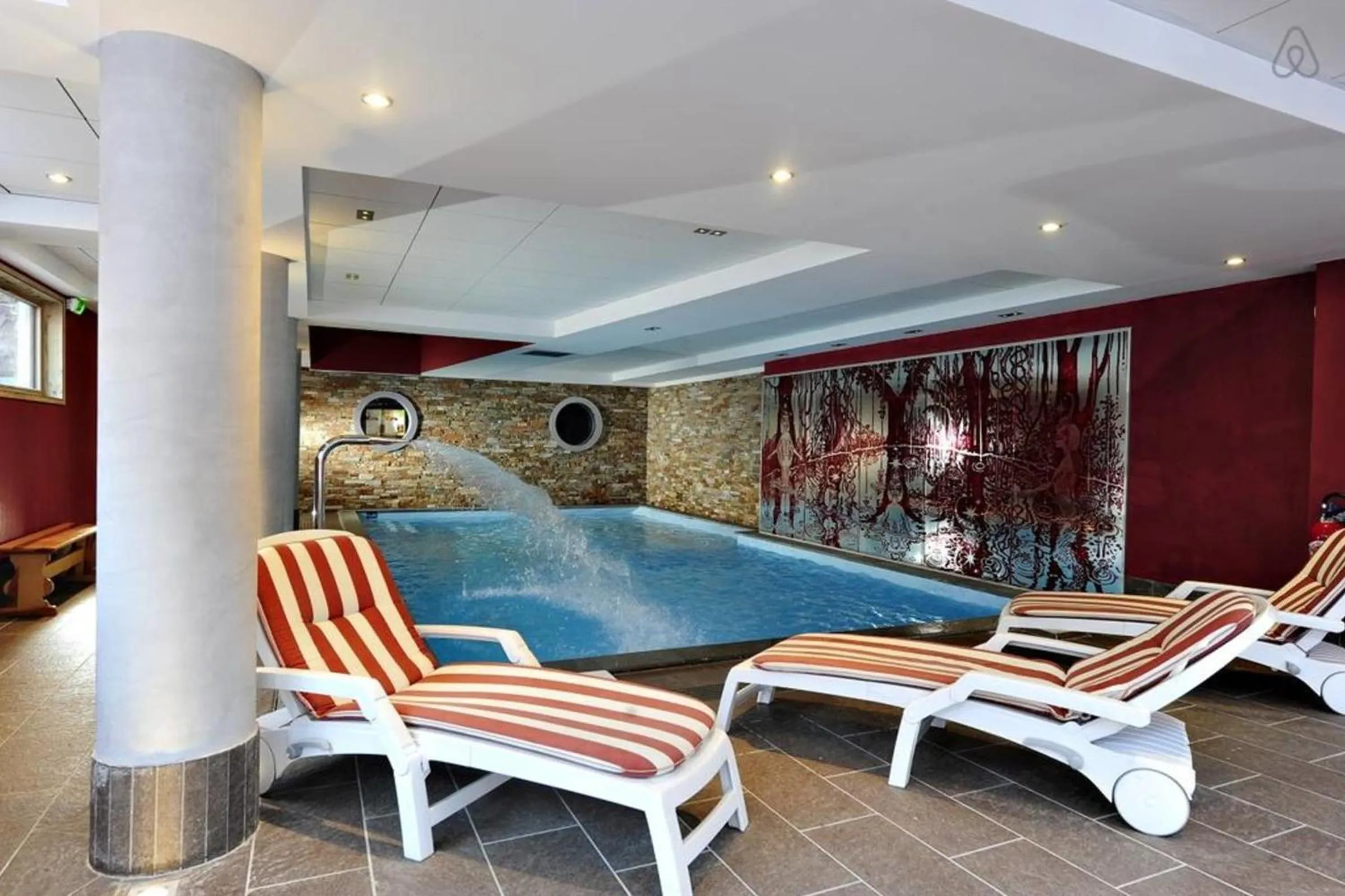 Swimming pool in RisoulSki Antarès - Piscine et Sauna