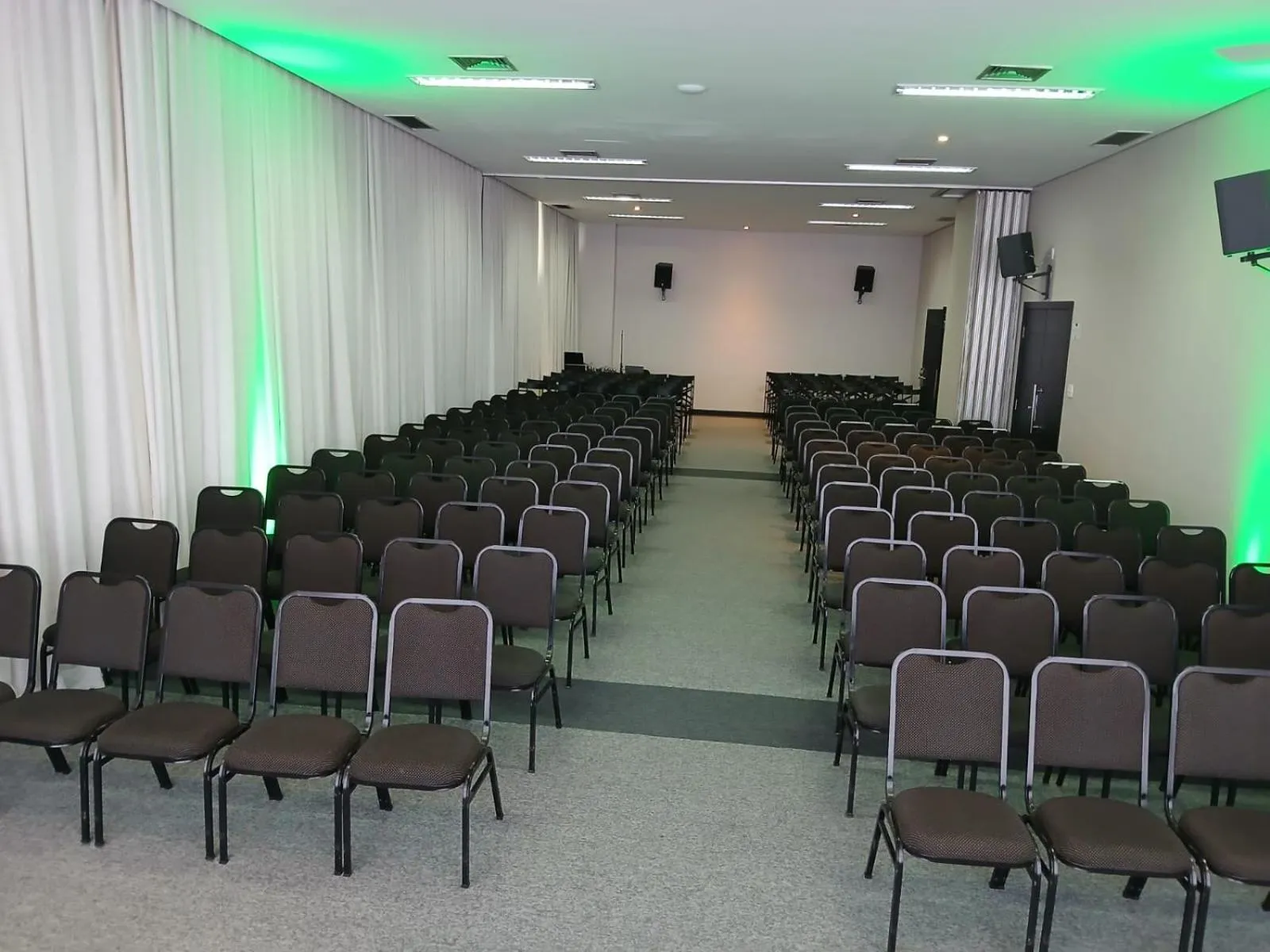 Meeting/conference room in San Diego Suites Ipatinga
