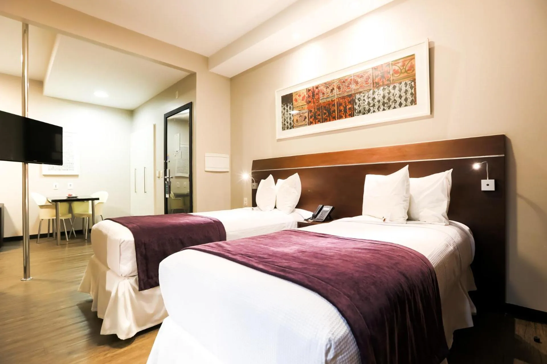 Photo of the whole room, Bed in San Diego Suites Ipatinga