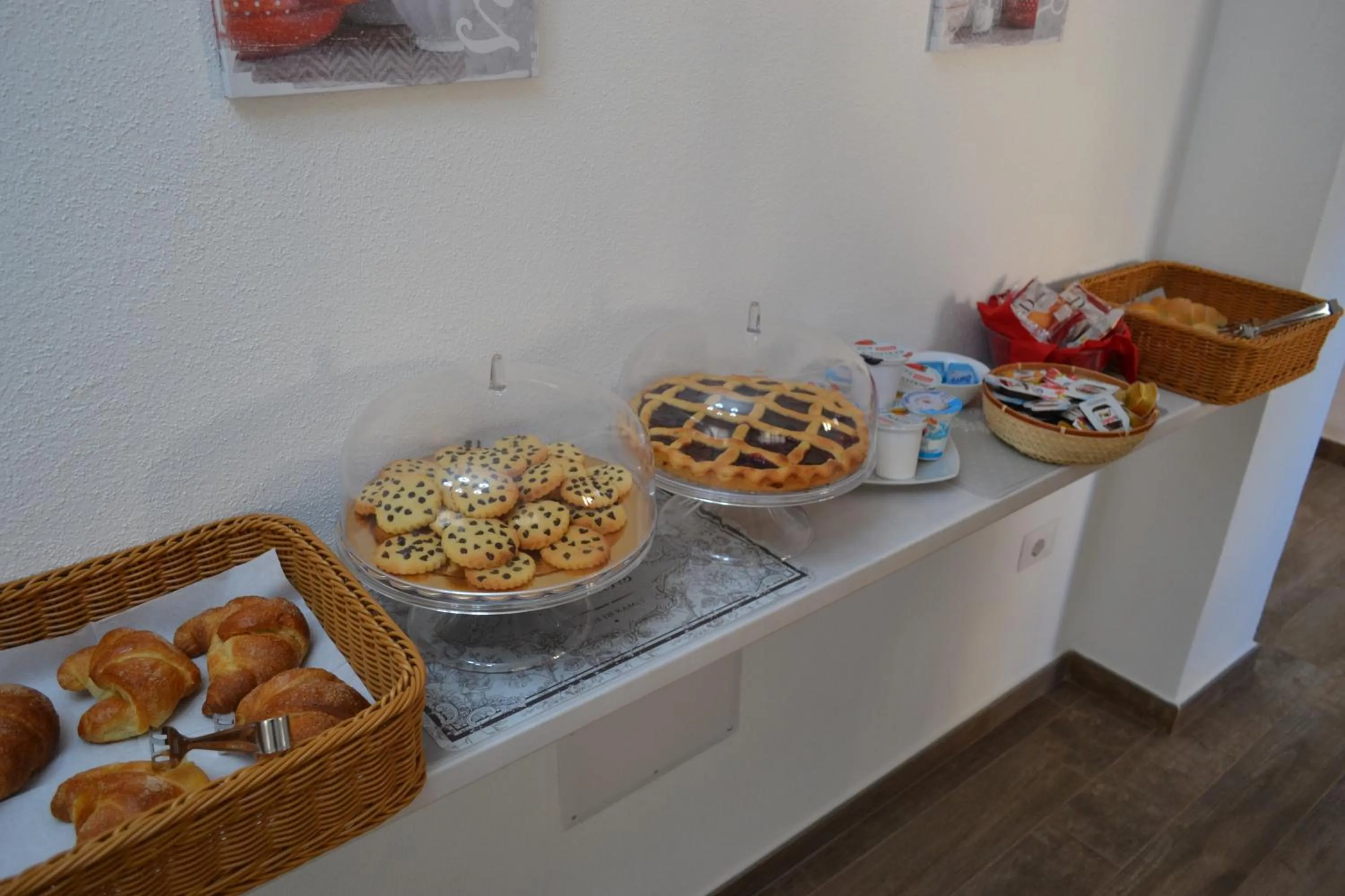 Buffet breakfast in Etesia