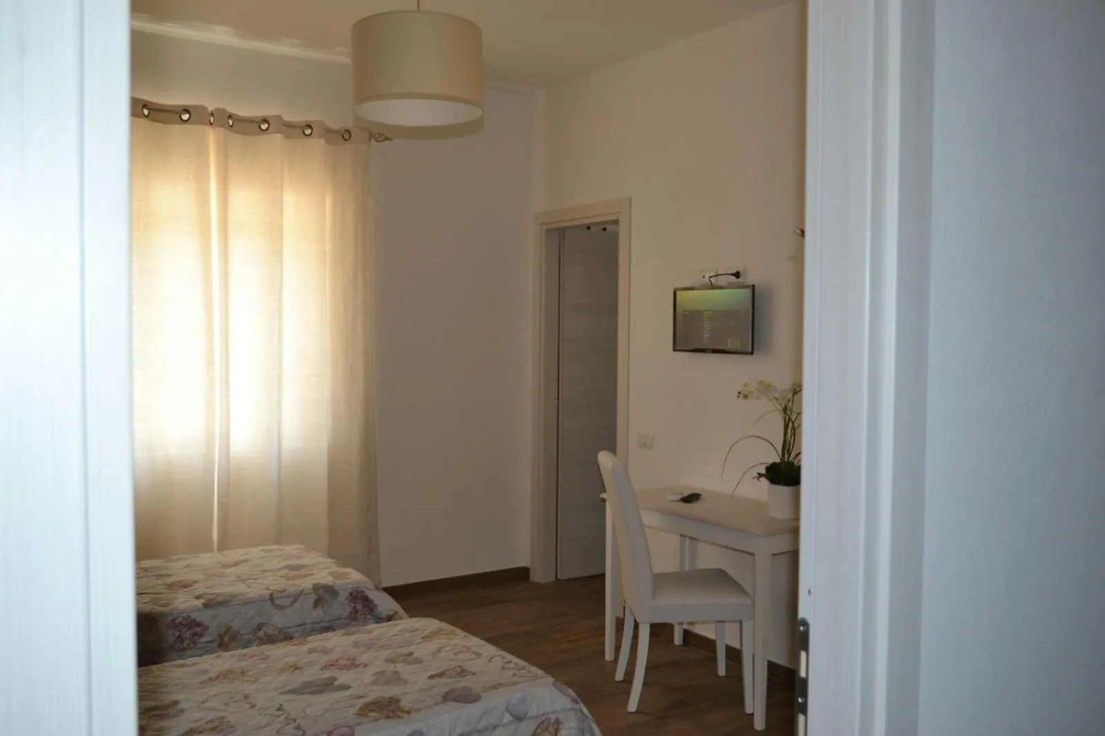 Bedroom, Bed in Etesia