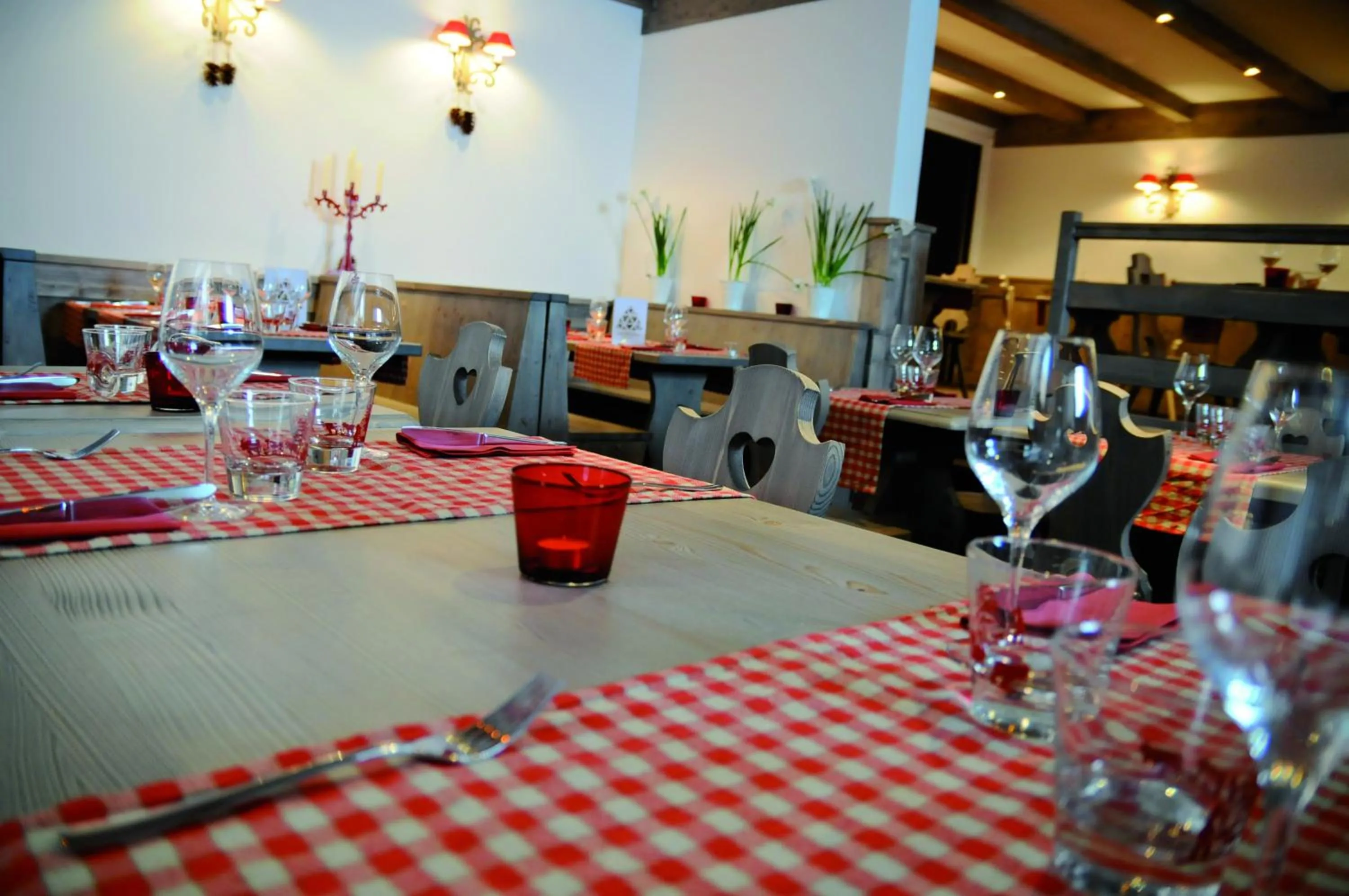 Restaurant/places to eat in Hôtel Arcadien