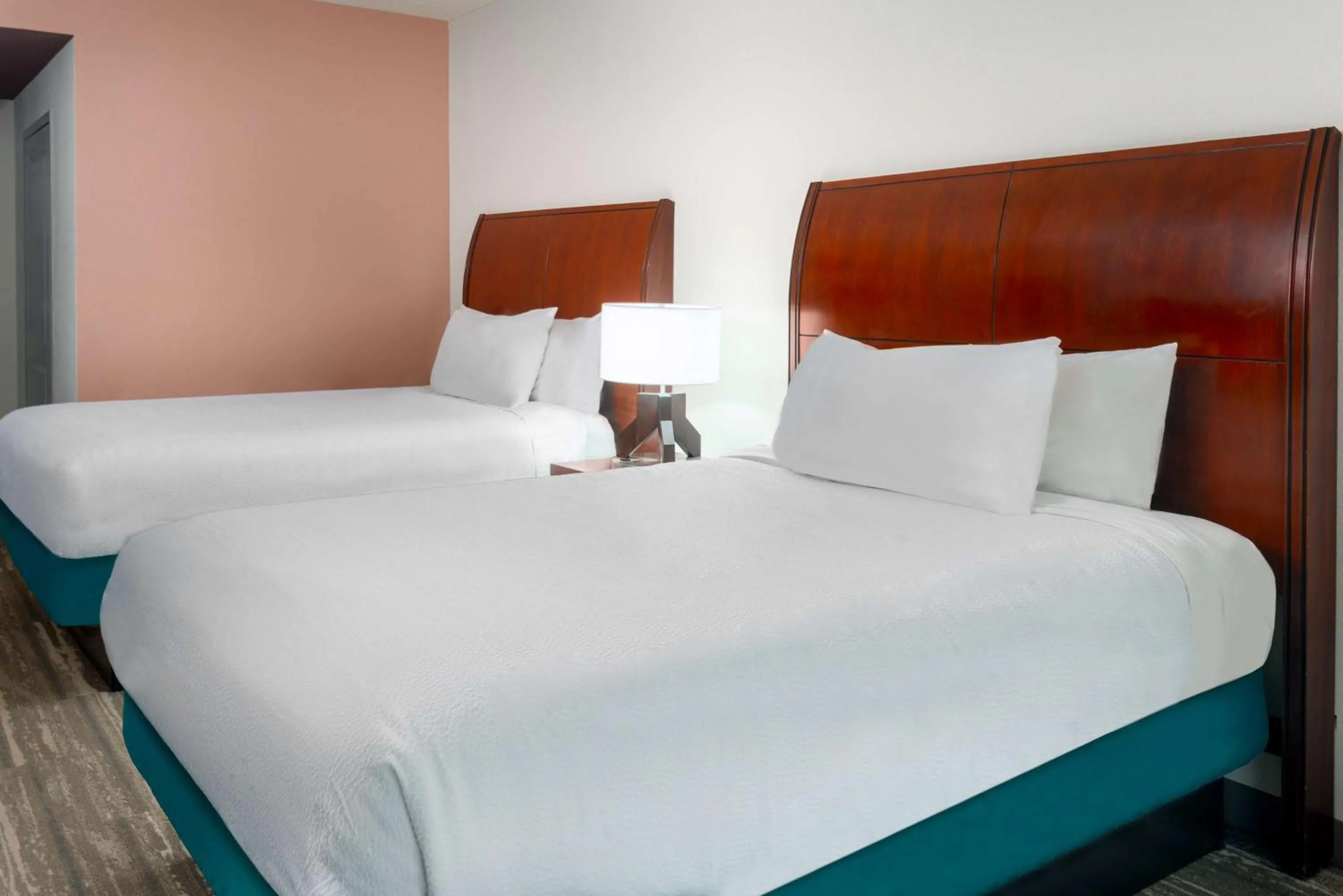 Bed in Hilton Garden Inn Tampa Riverview Brandon