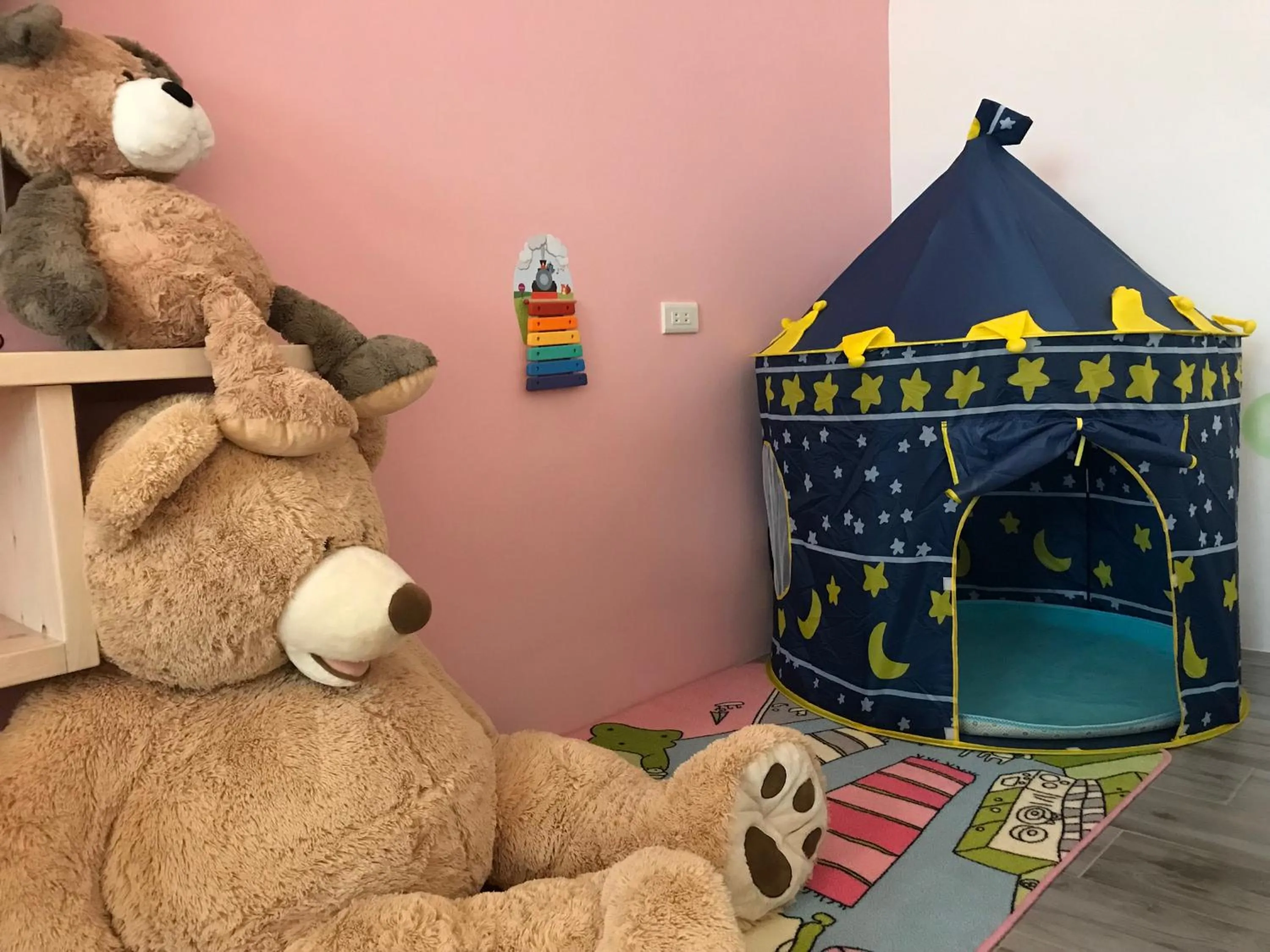 Decorative detail in Seven beauties Homestay