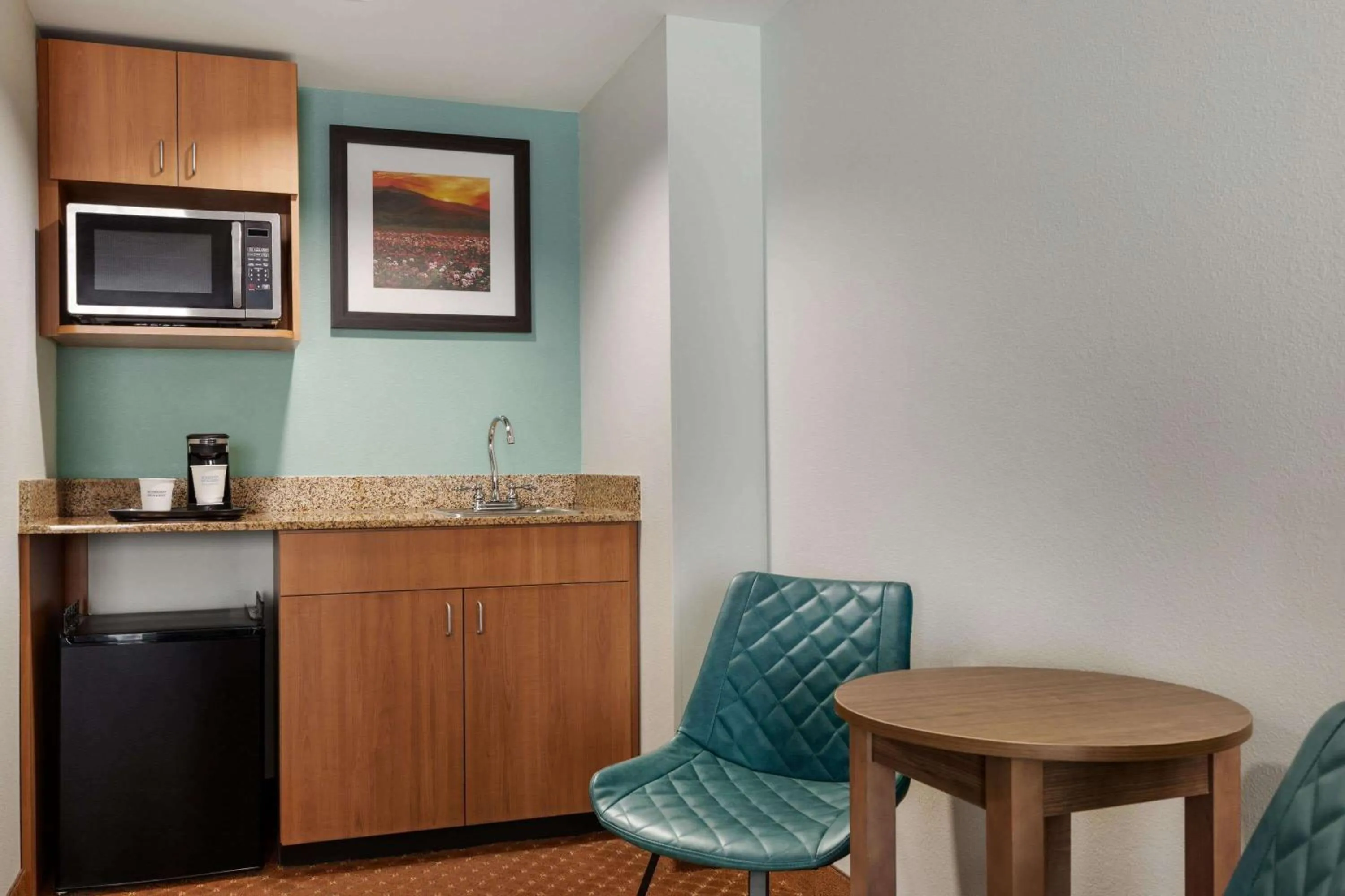 Photo of the whole room in Wingate by Wyndham Louisville East