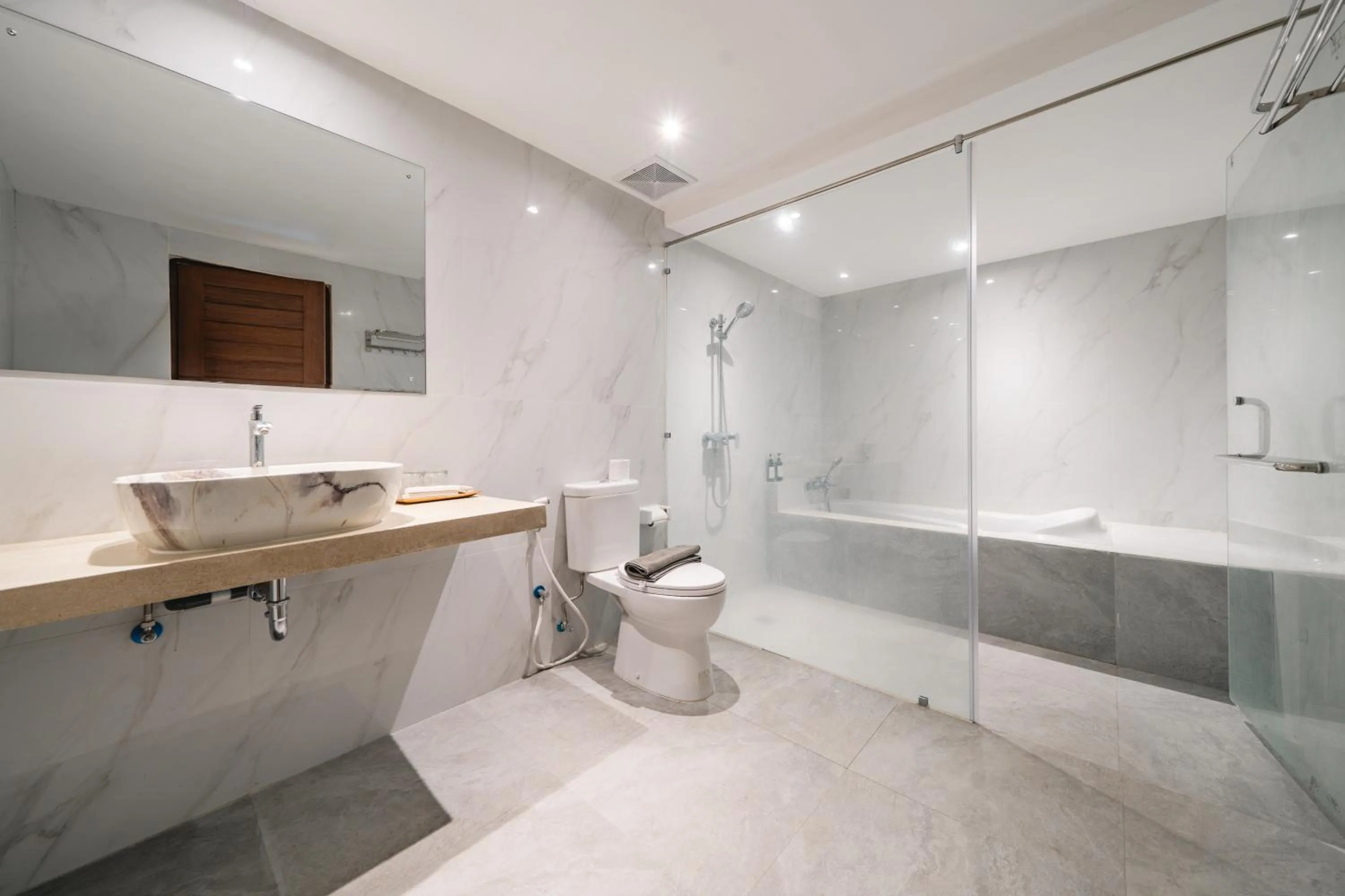 Shower in Uma Mani Villa Jimbaran