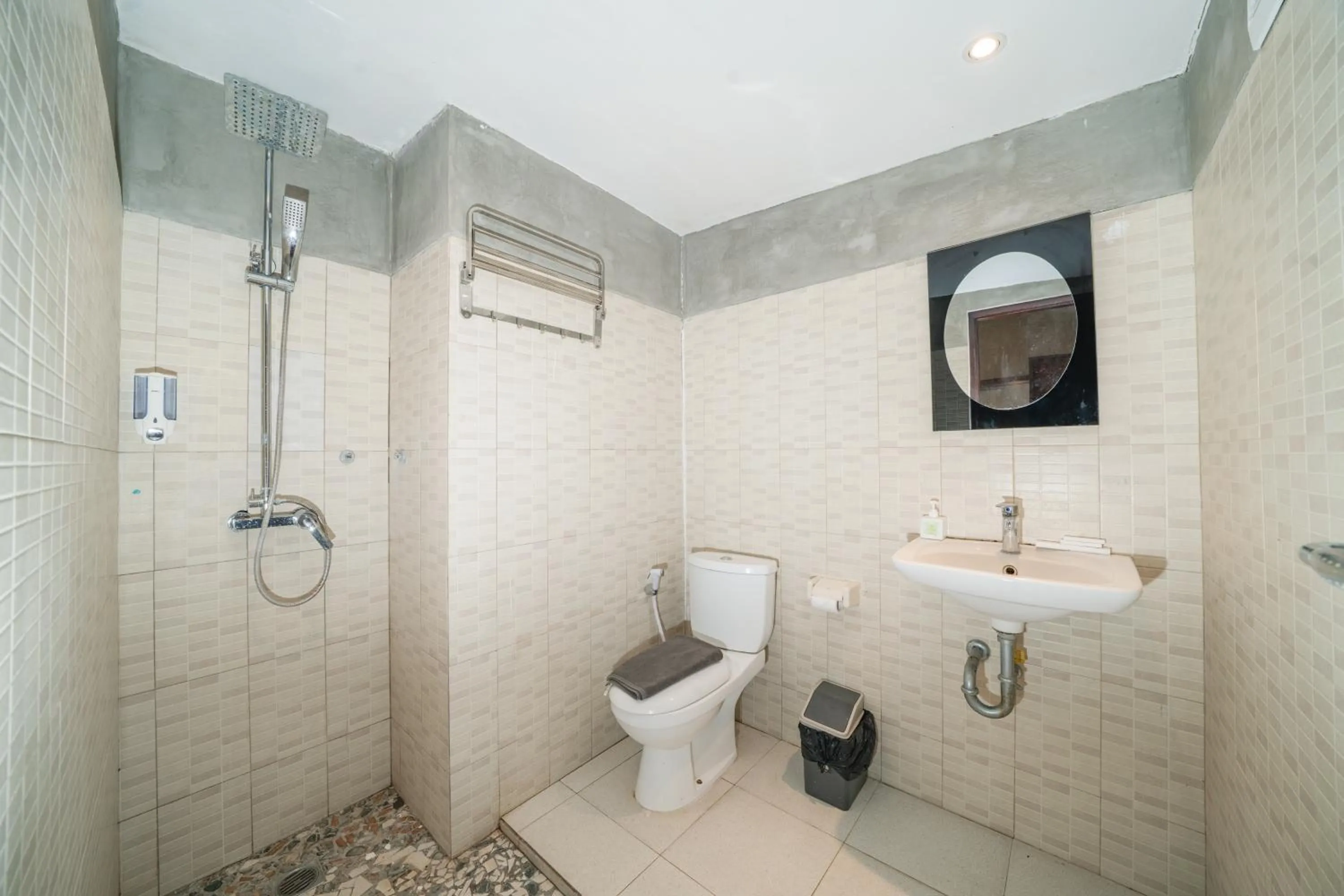 Shower in Uma Mani Villa Jimbaran