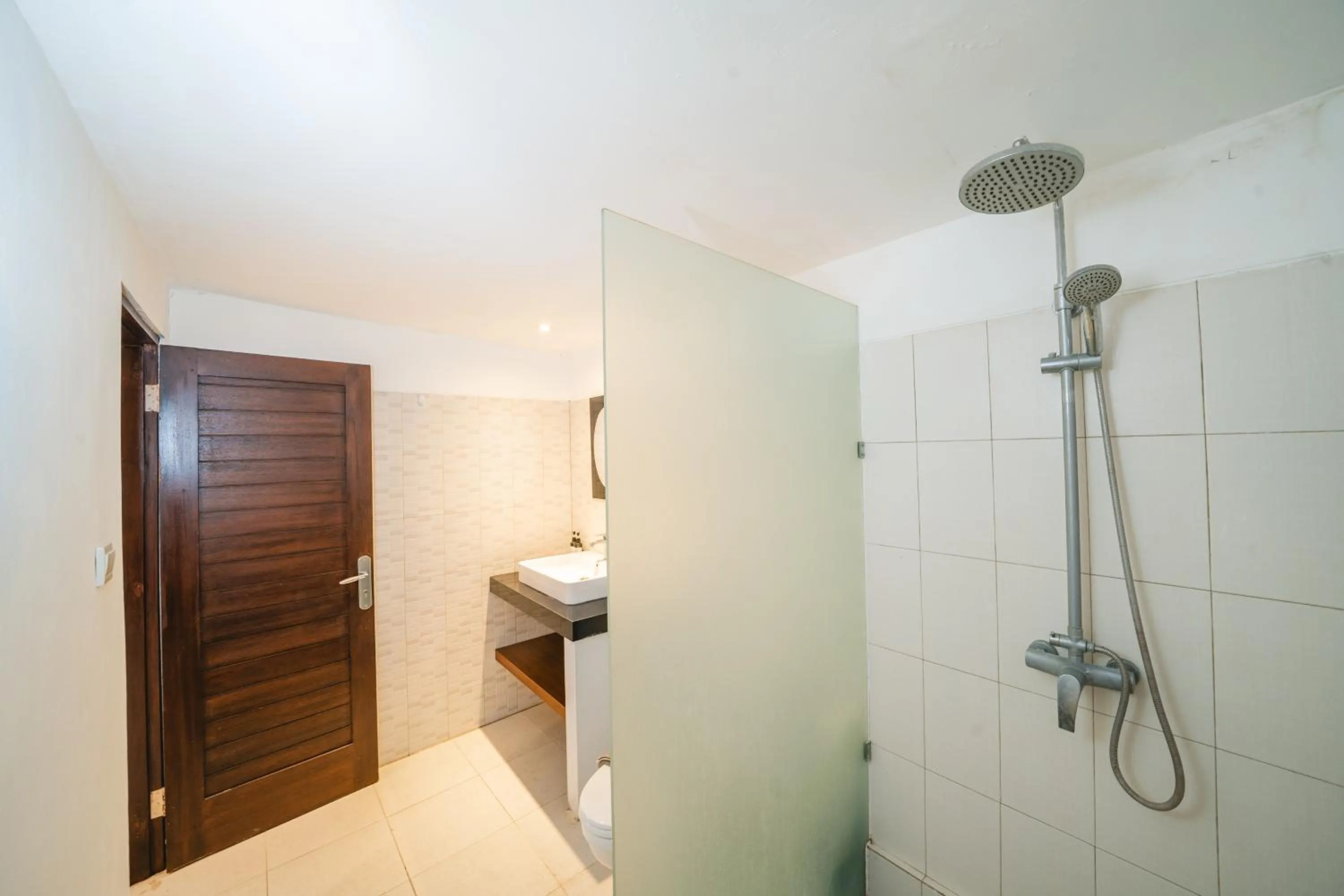 Shower in Uma Mani Villa Jimbaran