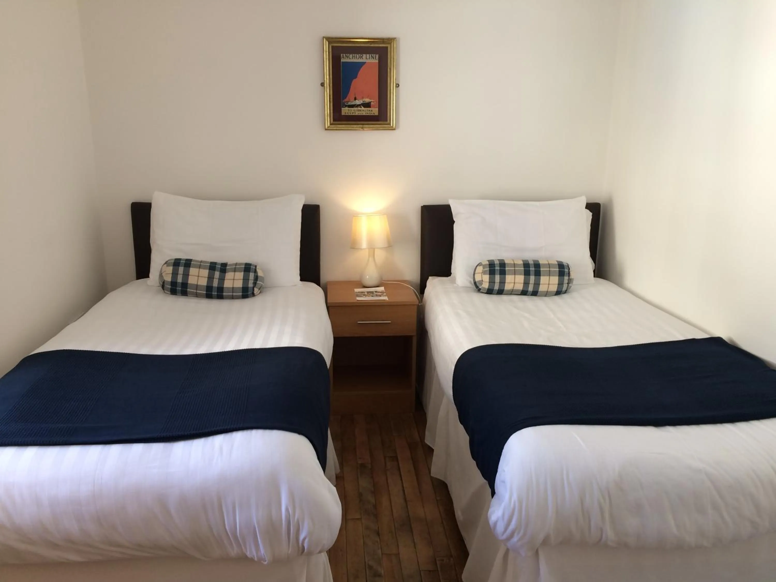 Twin Room with Private Bathroom - single occupancy in Starfish Rooms