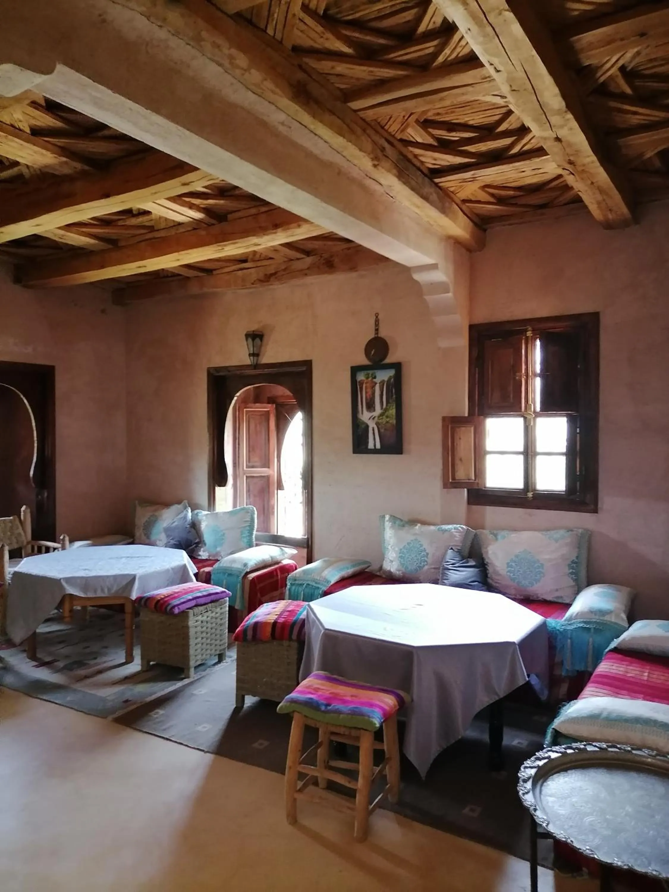 Living room, Bed in Chambre d'hôtes aya