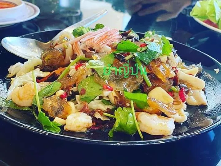 Food in Thumrin Thana Hotel