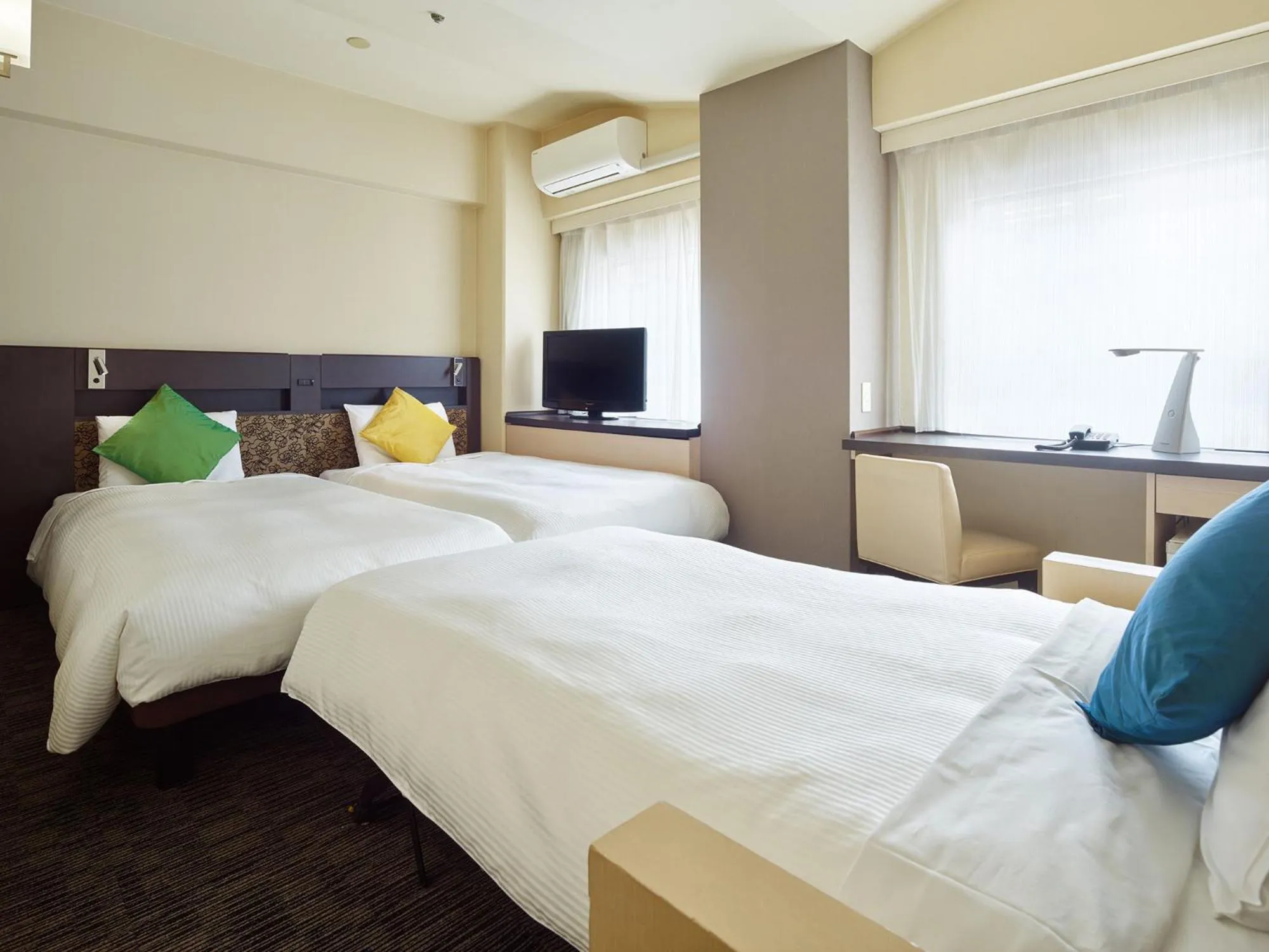 Photo of the whole room in Mitsui Garden Hotel Osaka Yodoyabashi