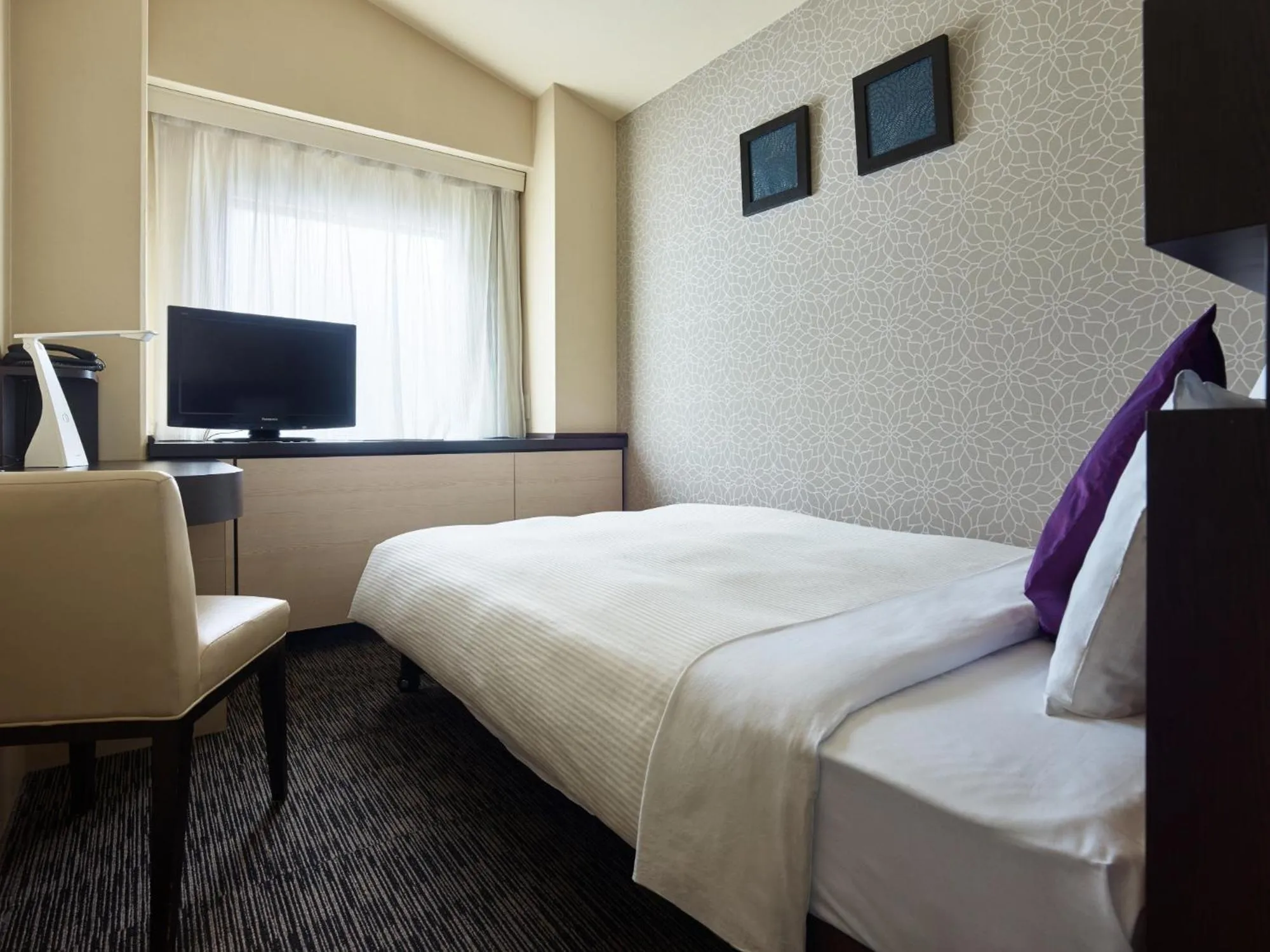 Photo of the whole room, TV/Entertainment Center in Mitsui Garden Hotel Osaka Yodoyabashi