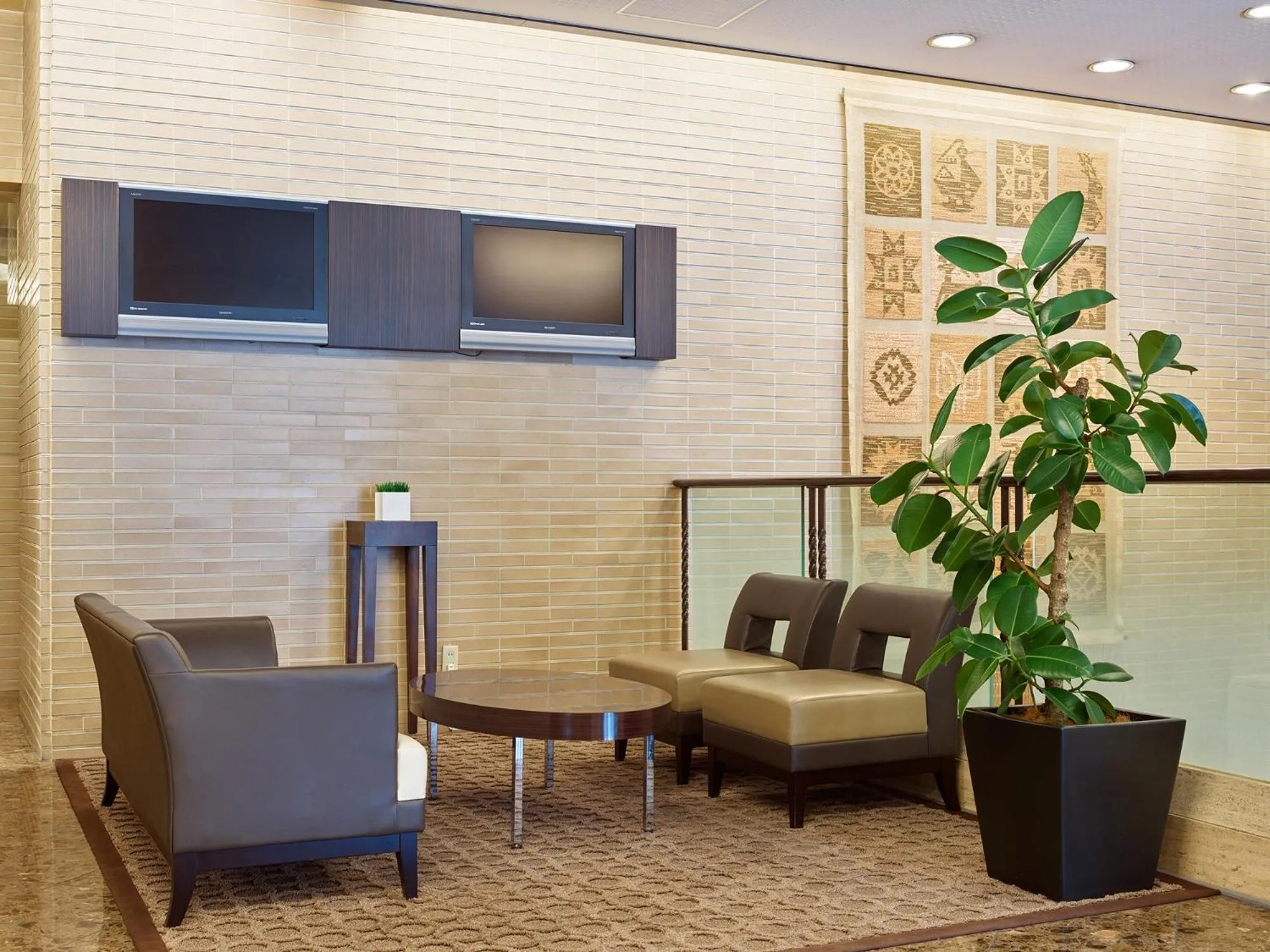 Lobby or reception, TV/Entertainment Center in Mitsui Garden Hotel Osaka Yodoyabashi
