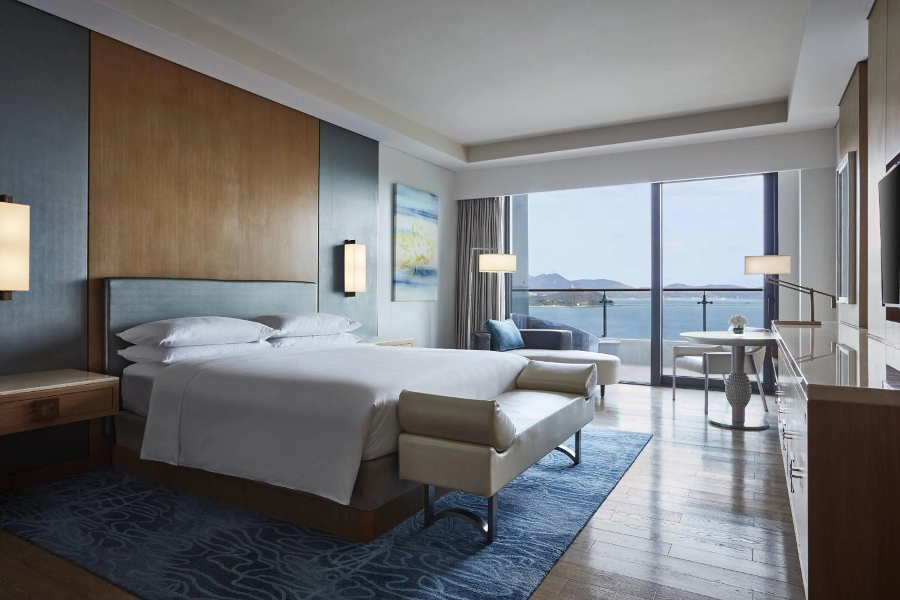 Restaurant/places to eat, Bed in JW Marriott Hotel Sanya Dadonghai Bay
