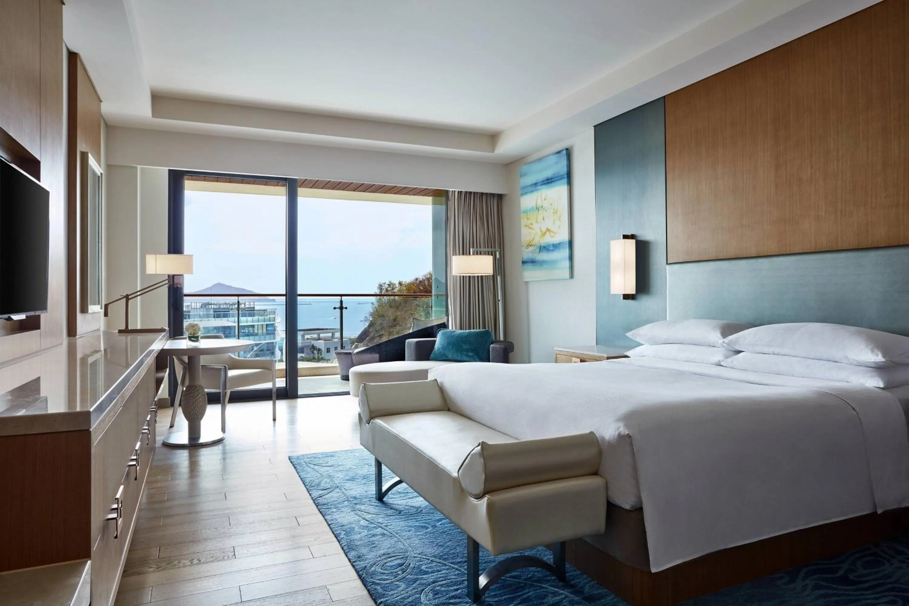 Photo of the whole room, Bed in JW Marriott Hotel Sanya Dadonghai Bay