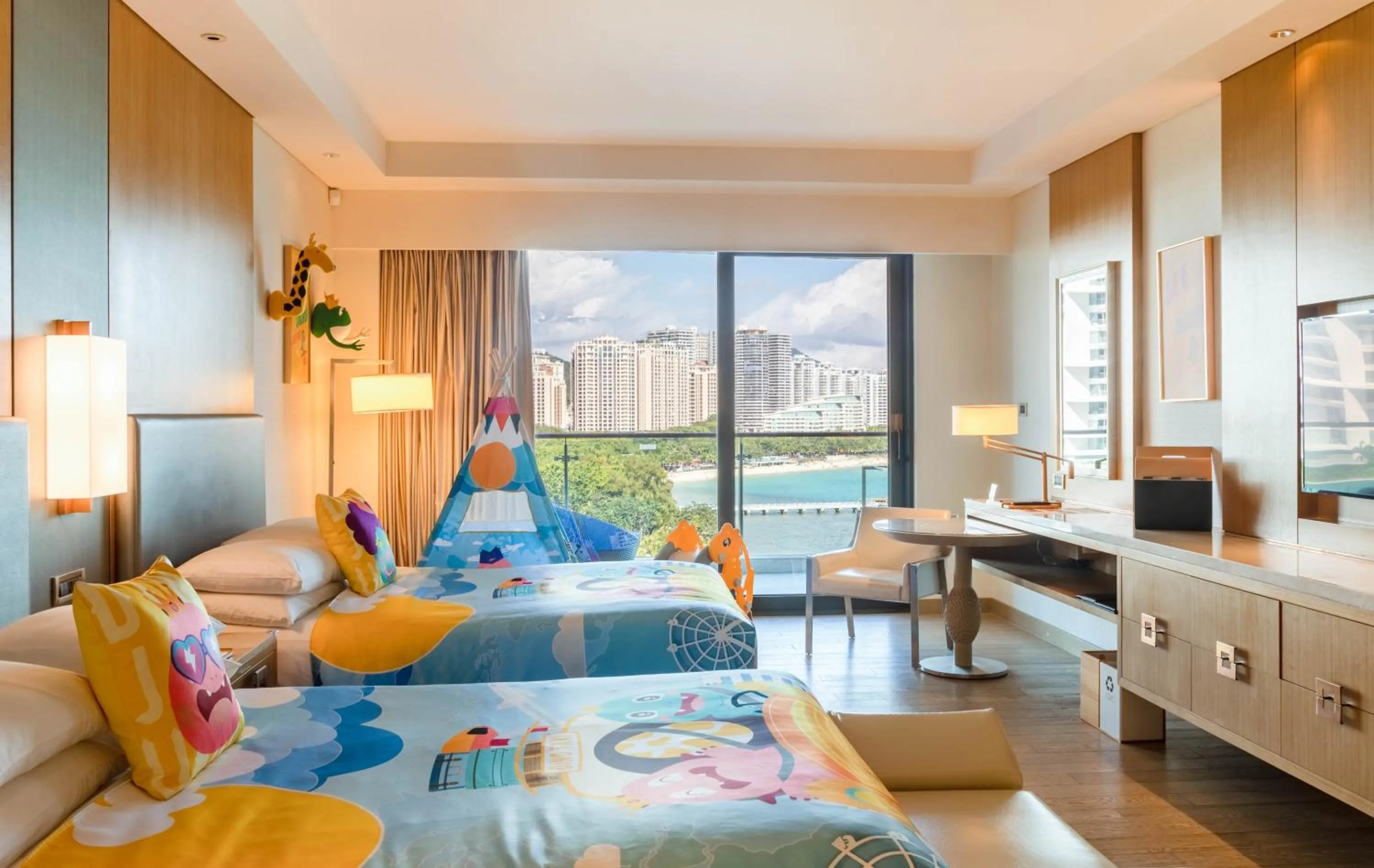 Photo of the whole room, Bed in JW Marriott Hotel Sanya Dadonghai Bay