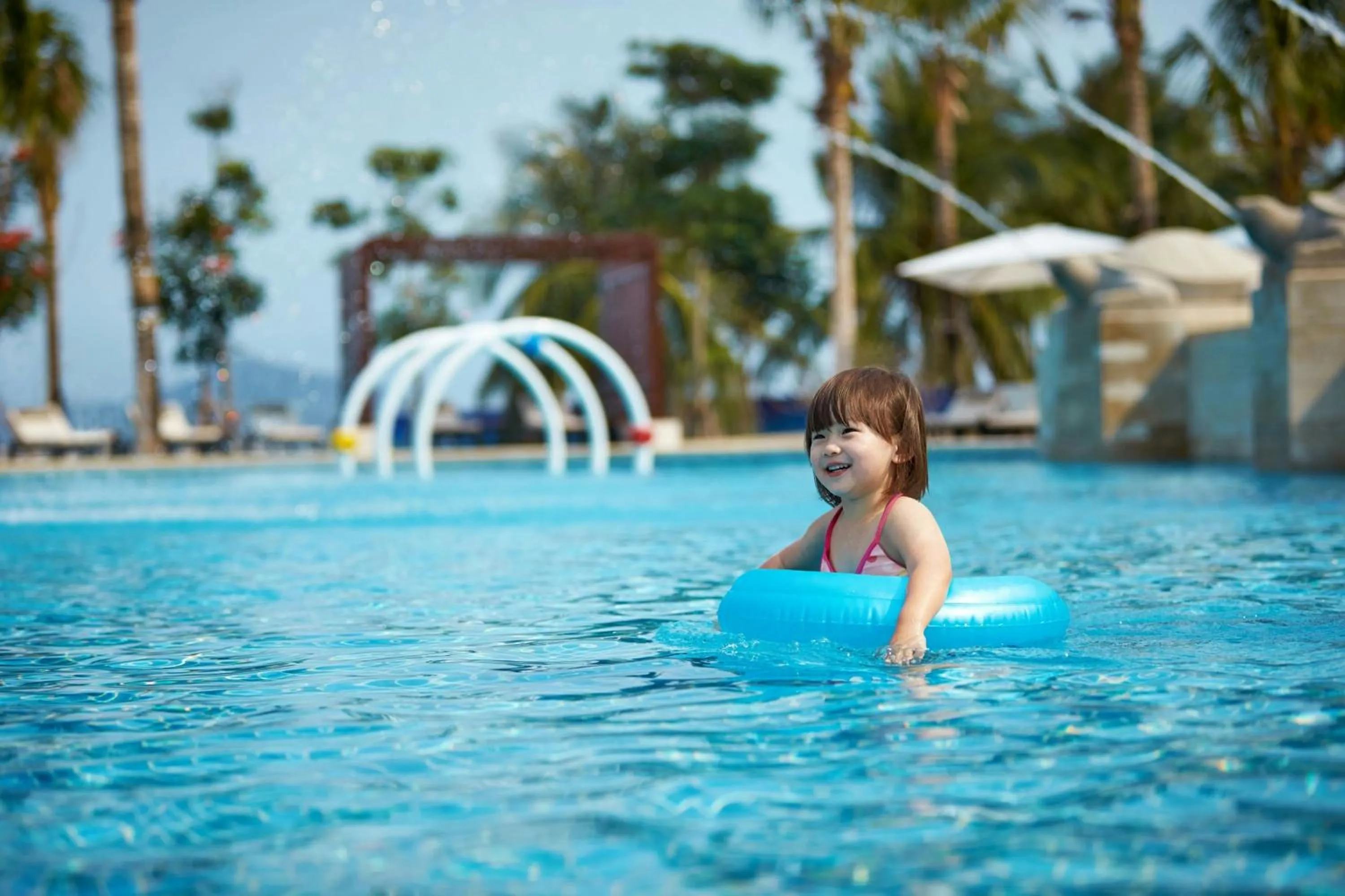 Swimming pool in JW Marriott Hotel Sanya Dadonghai Bay