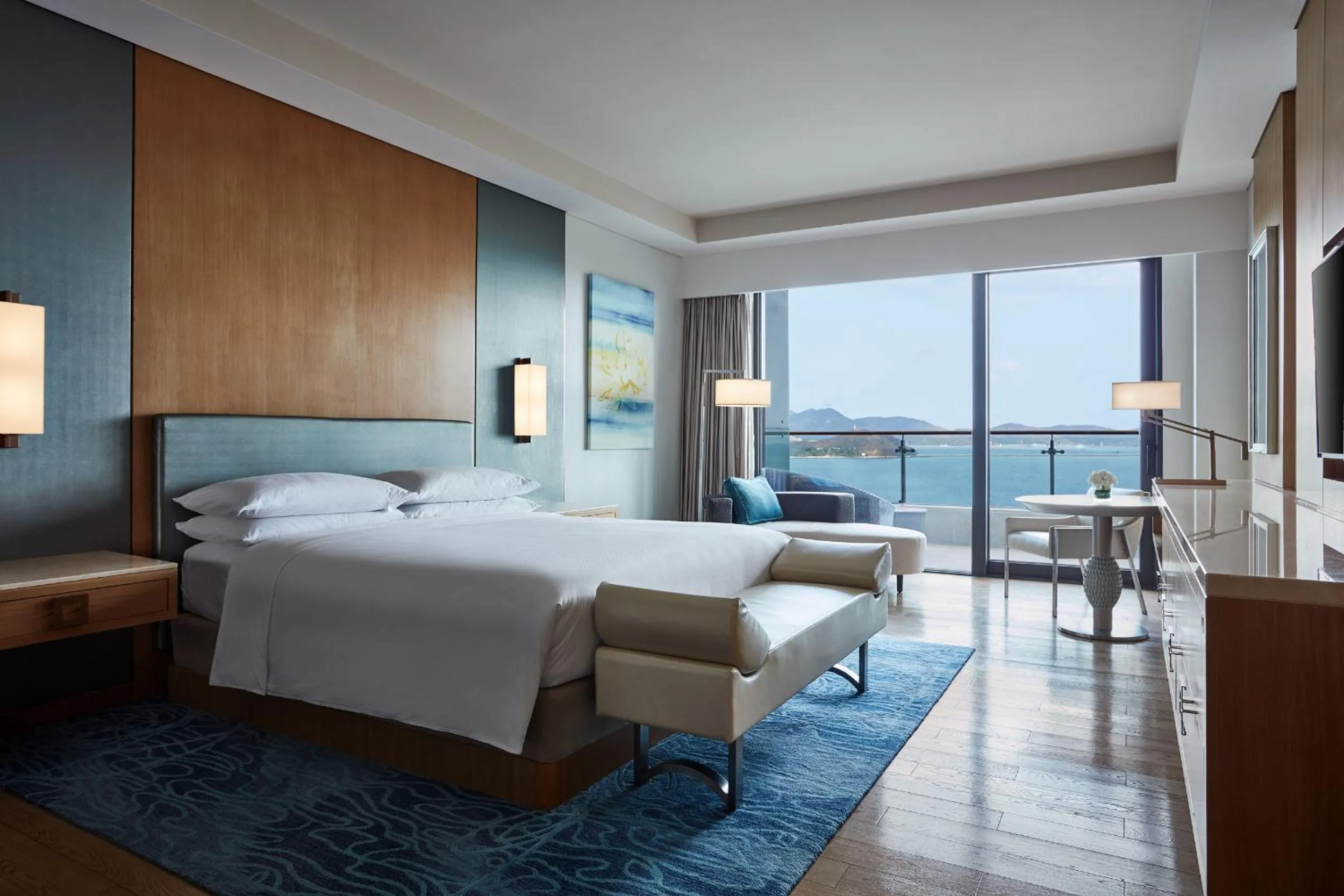 Photo of the whole room, Bed in JW Marriott Hotel Sanya Dadonghai Bay