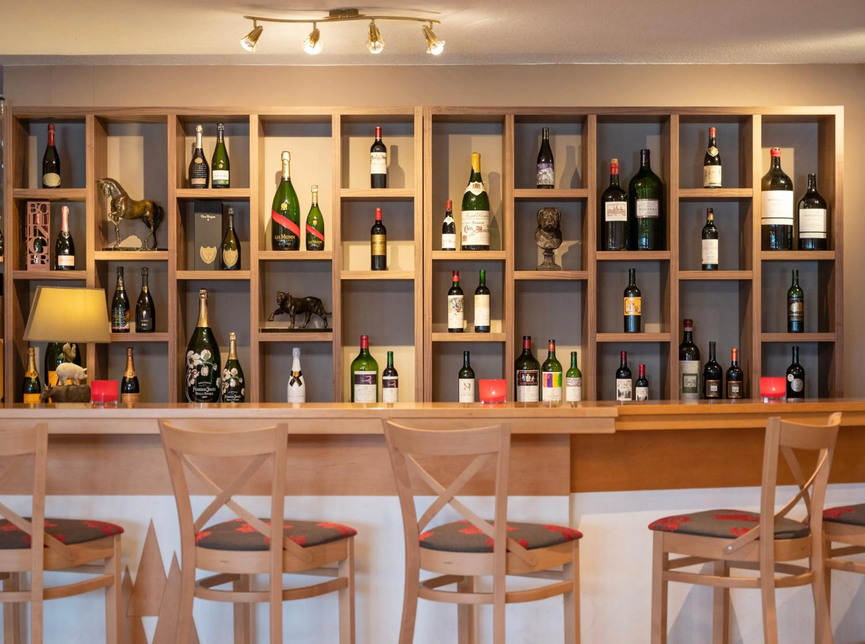 Lounge or bar in Waldhotel Doldenhorn