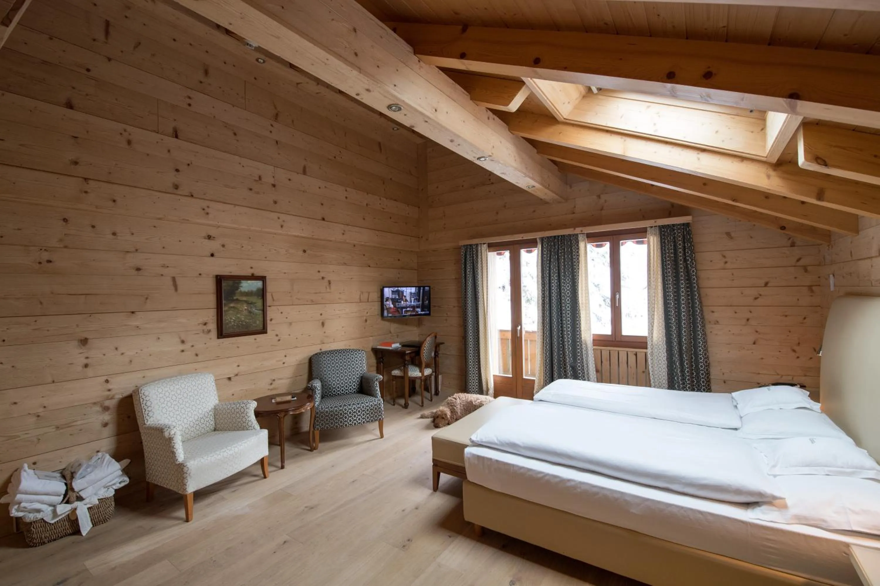 Photo of the whole room, Bed in Waldhotel Doldenhorn