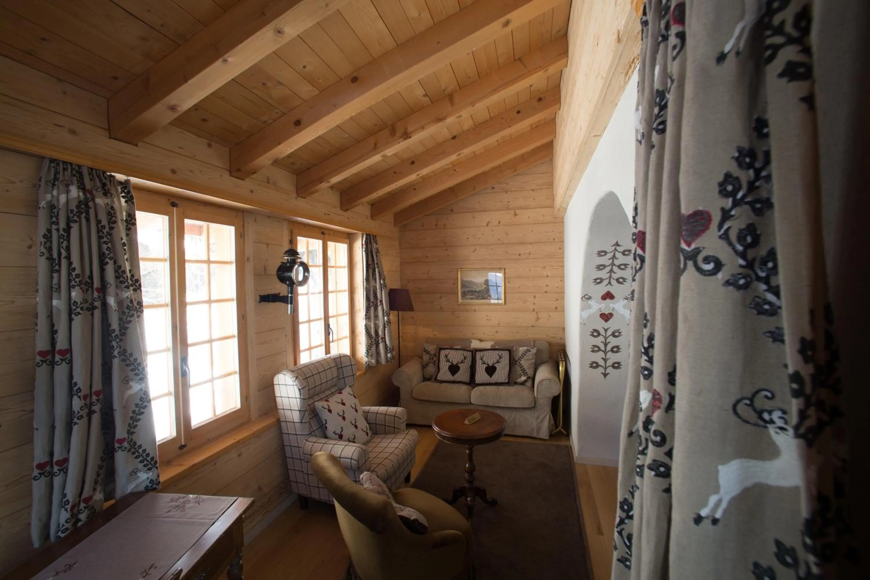 Photo of the whole room in Waldhotel Doldenhorn