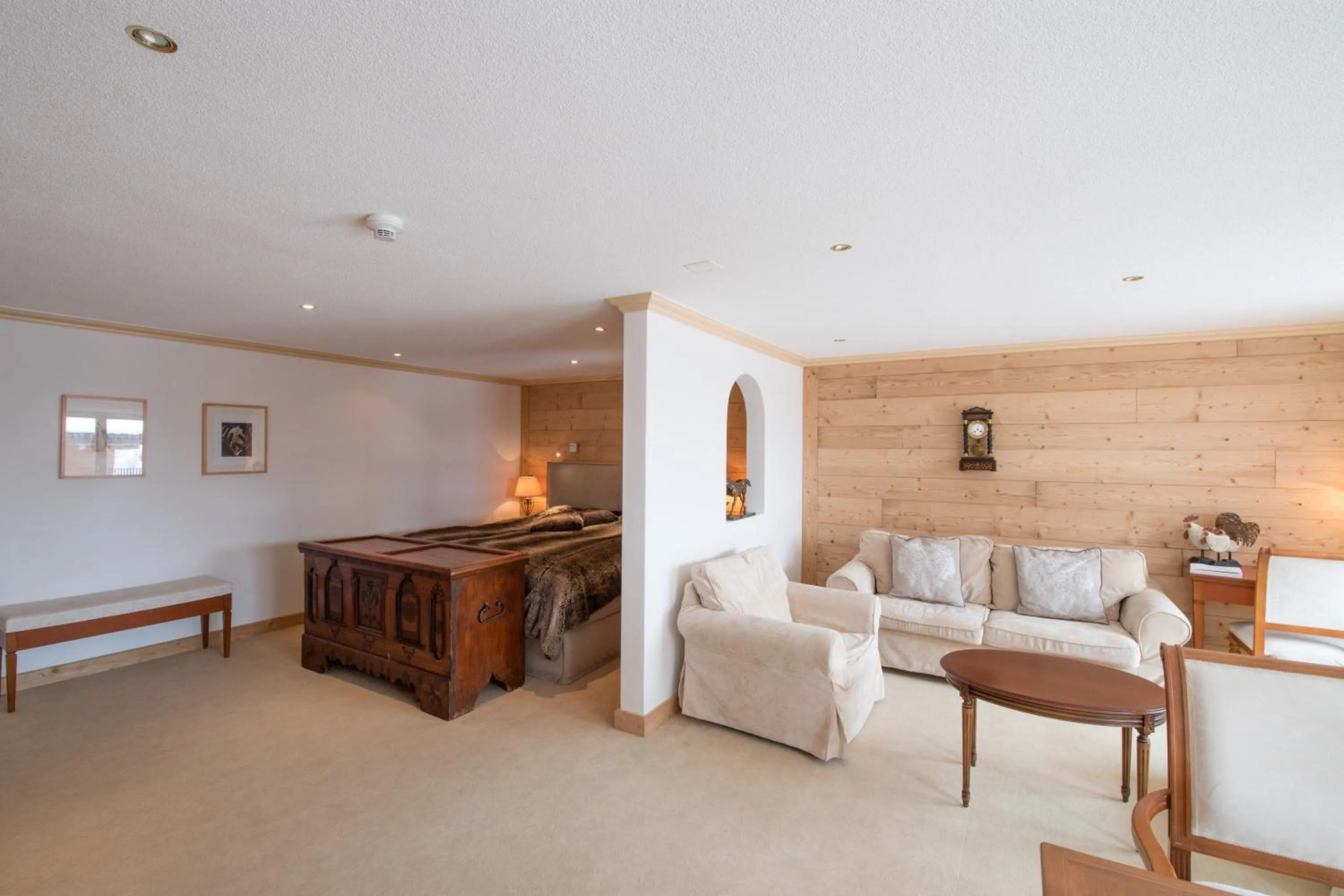 Photo of the whole room in Waldhotel Doldenhorn