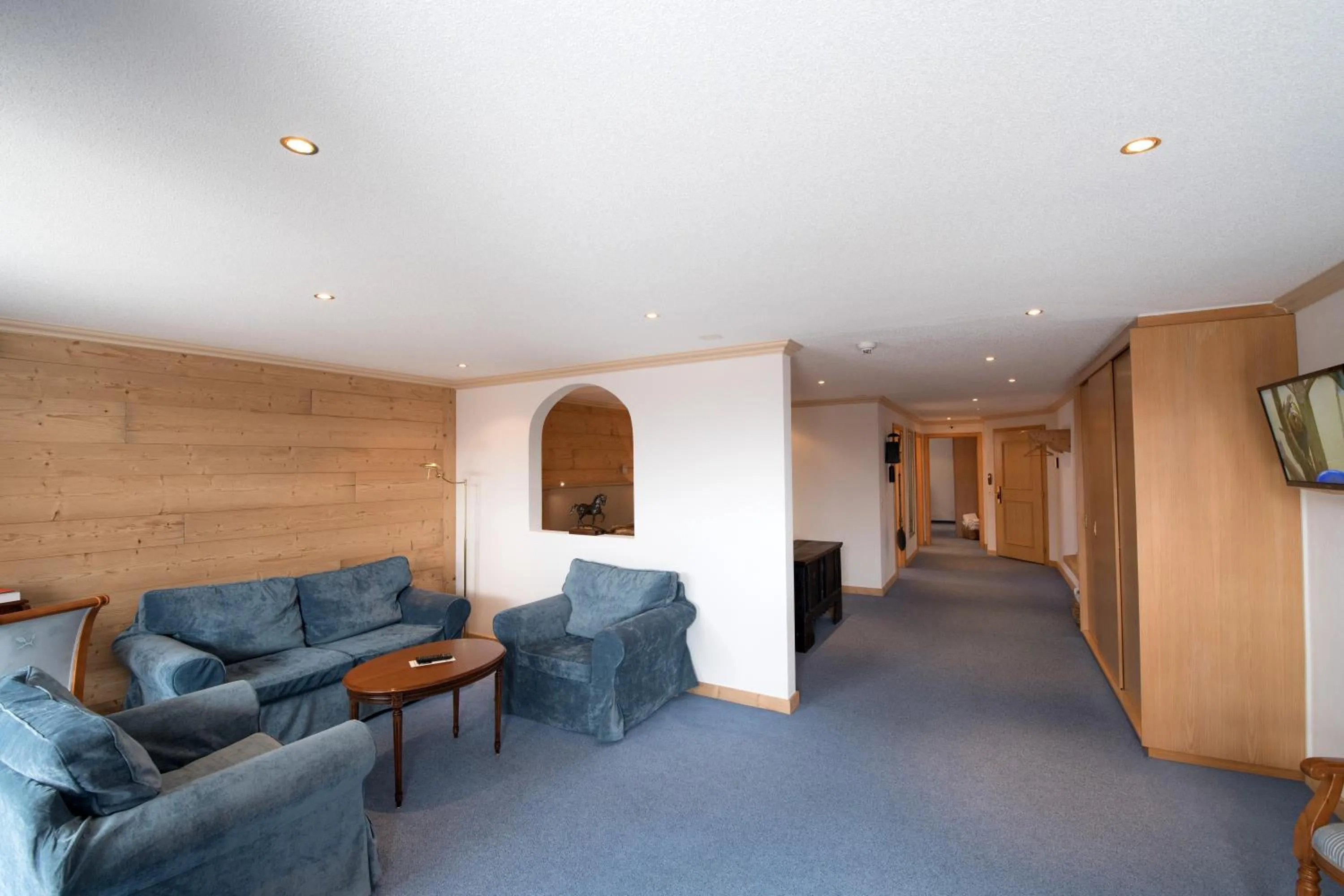 Photo of the whole room in Waldhotel Doldenhorn