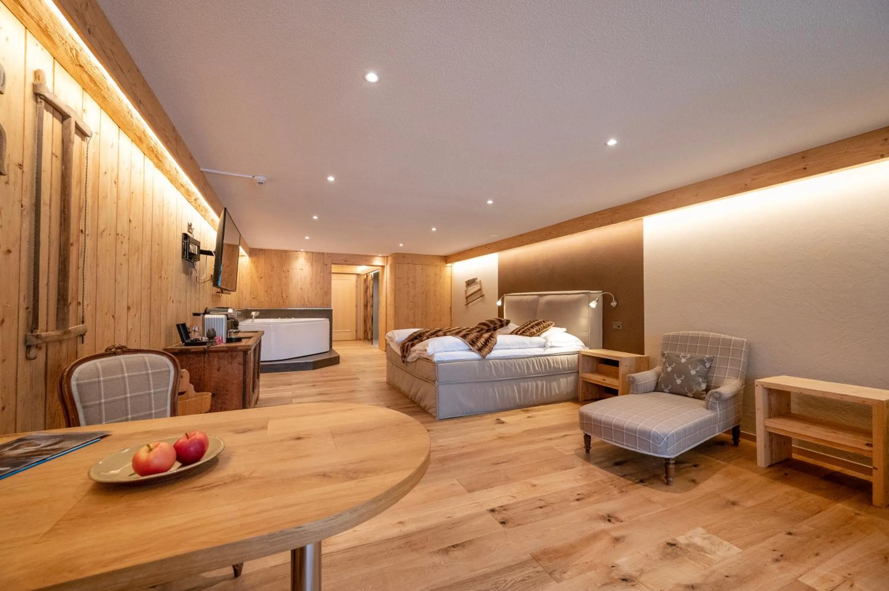 Photo of the whole room, Bed in Waldhotel Doldenhorn