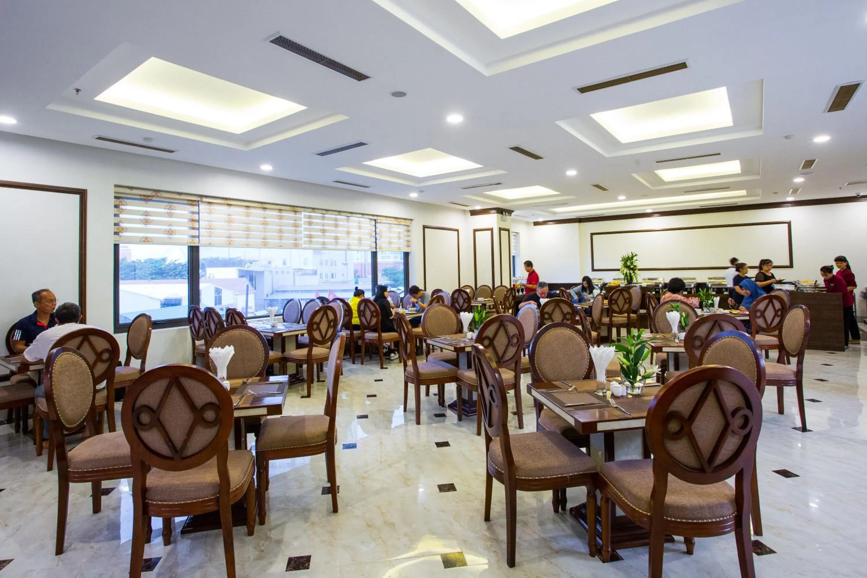 Restaurant/places to eat in Song Loc Luxury Hotel