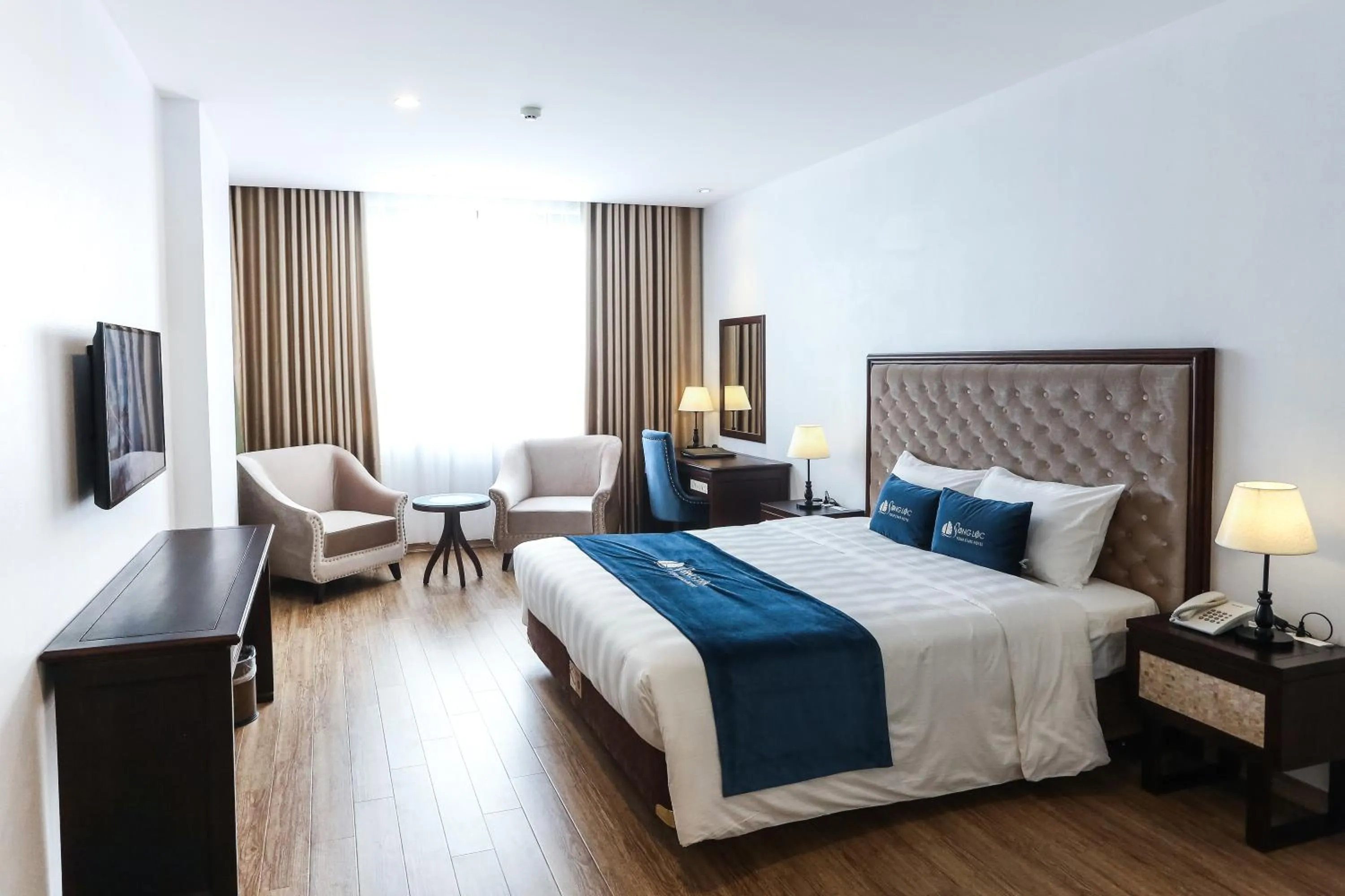 Bed in Song Loc Luxury Hotel