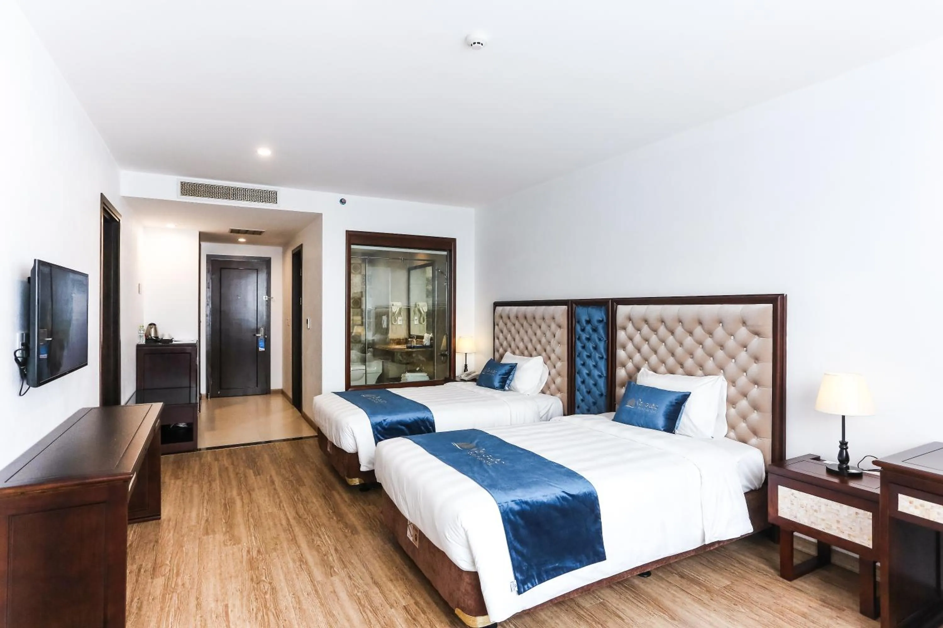 Bedroom, Bed in Song Loc Luxury Hotel