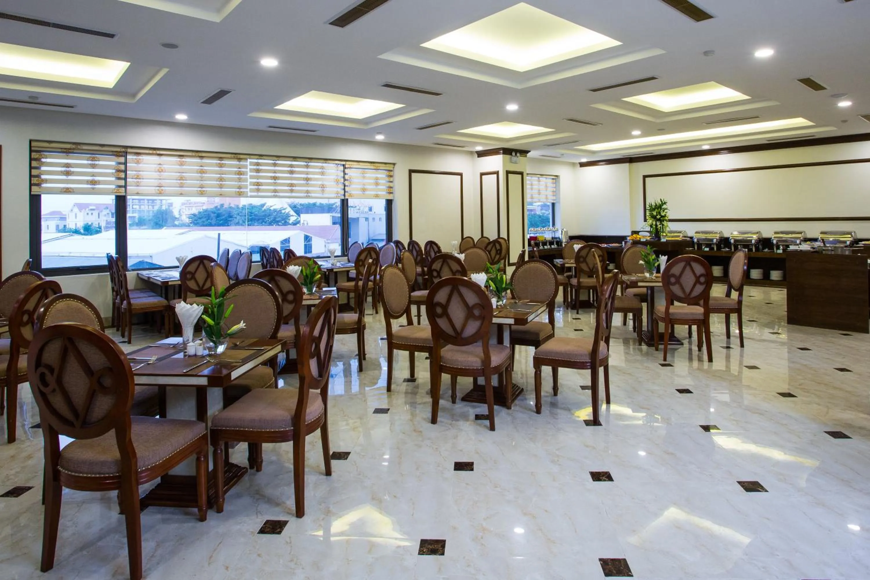 Restaurant/places to eat in Song Loc Luxury Hotel