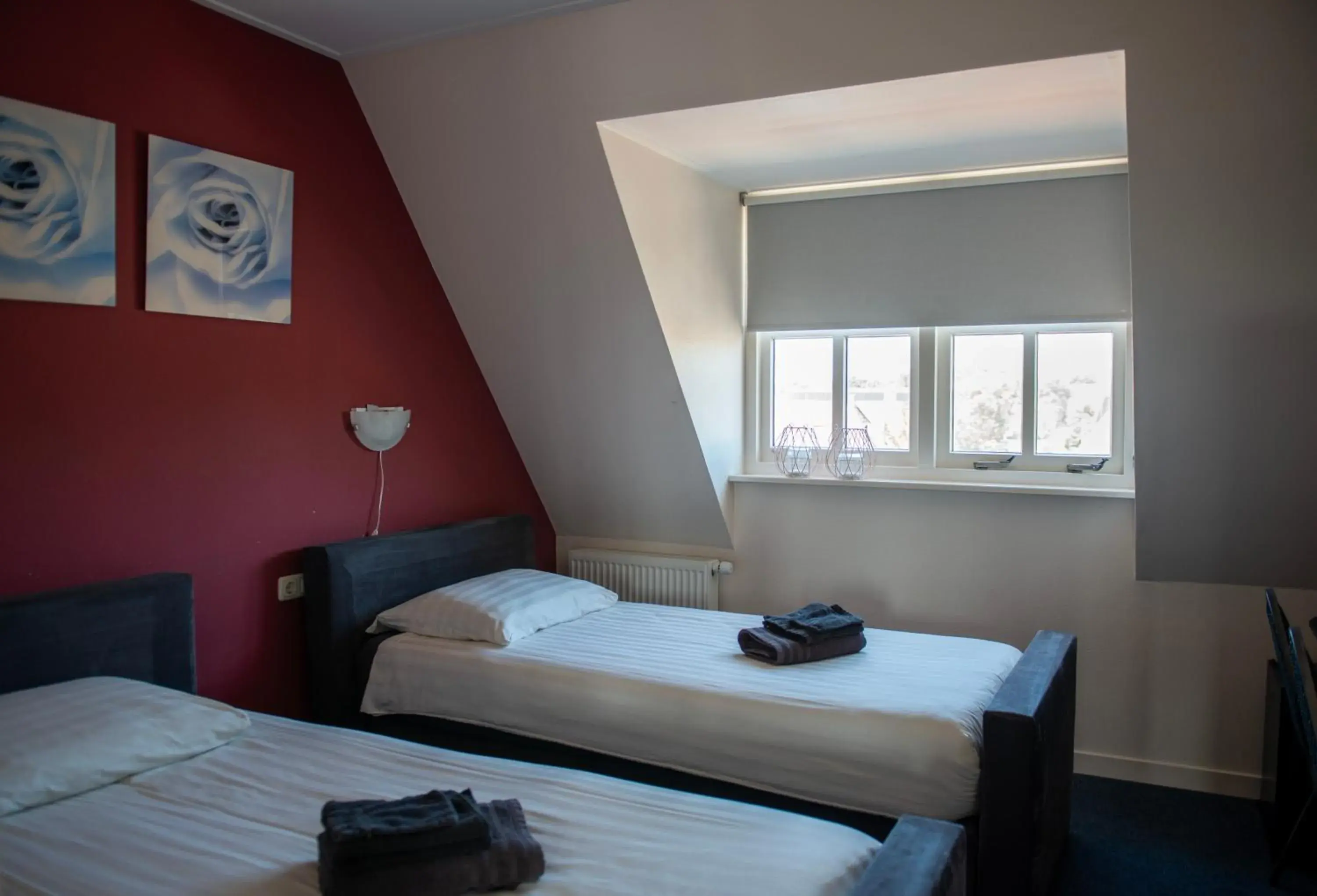 Deluxe Twin Room in Hotel de Harmonie Deluxe Twin Room in Hotel de Harmonie