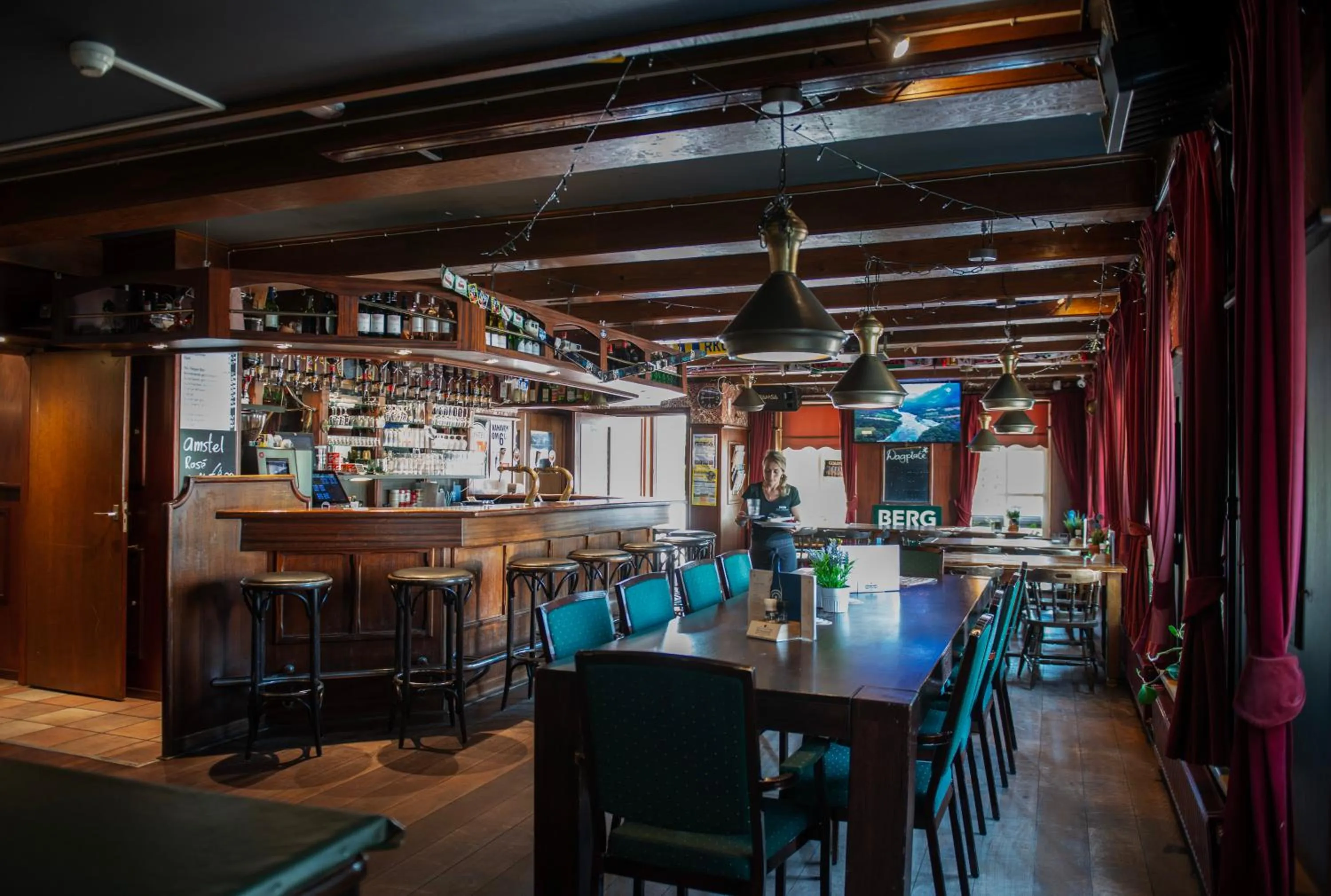 Restaurant/places to eat in Hotel de Harmonie