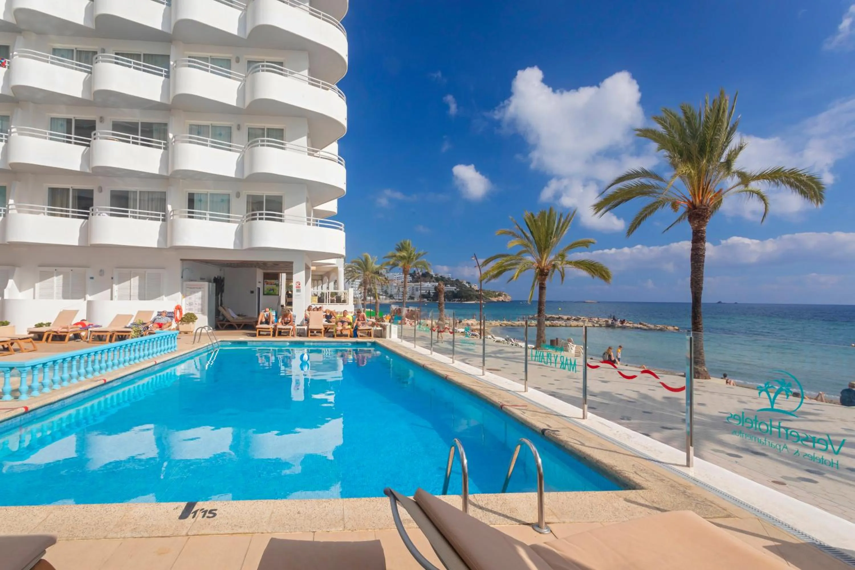 Swimming pool in Hotel Ibiza Playa