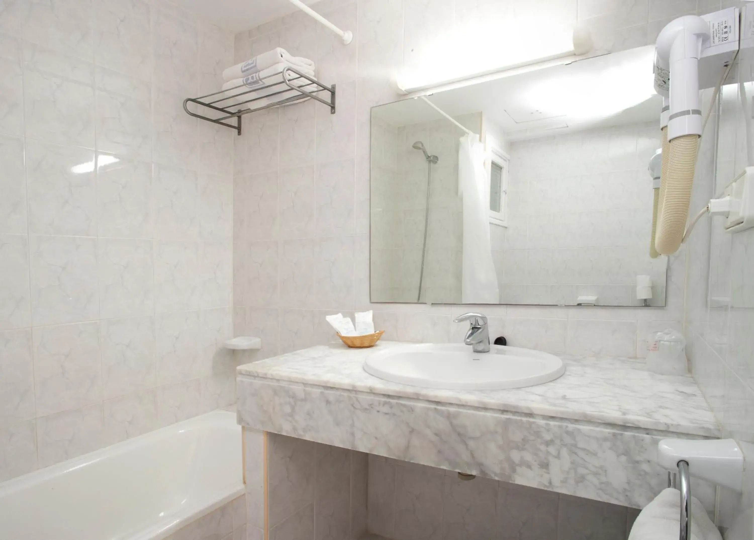 Superior Twin Room with Sea View in Hotel Ibiza Playa Superior Twin Room with Sea View in Hotel Ibiza Playa