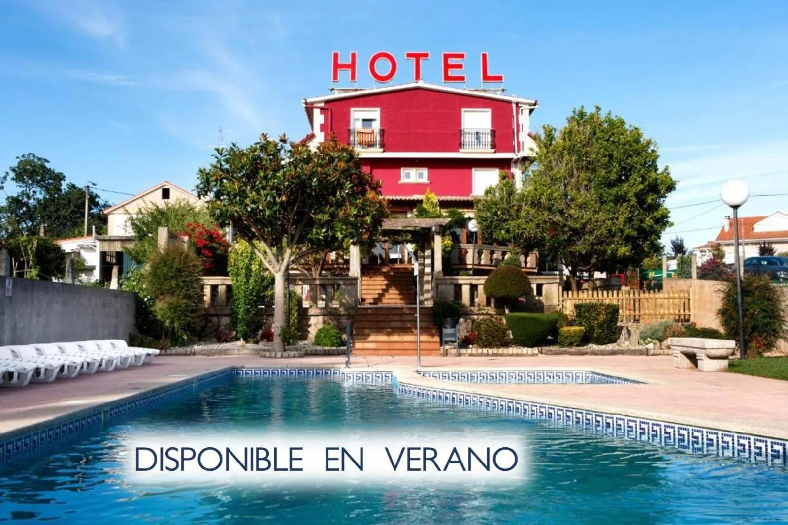 Swimming pool in Hotel A Queimada