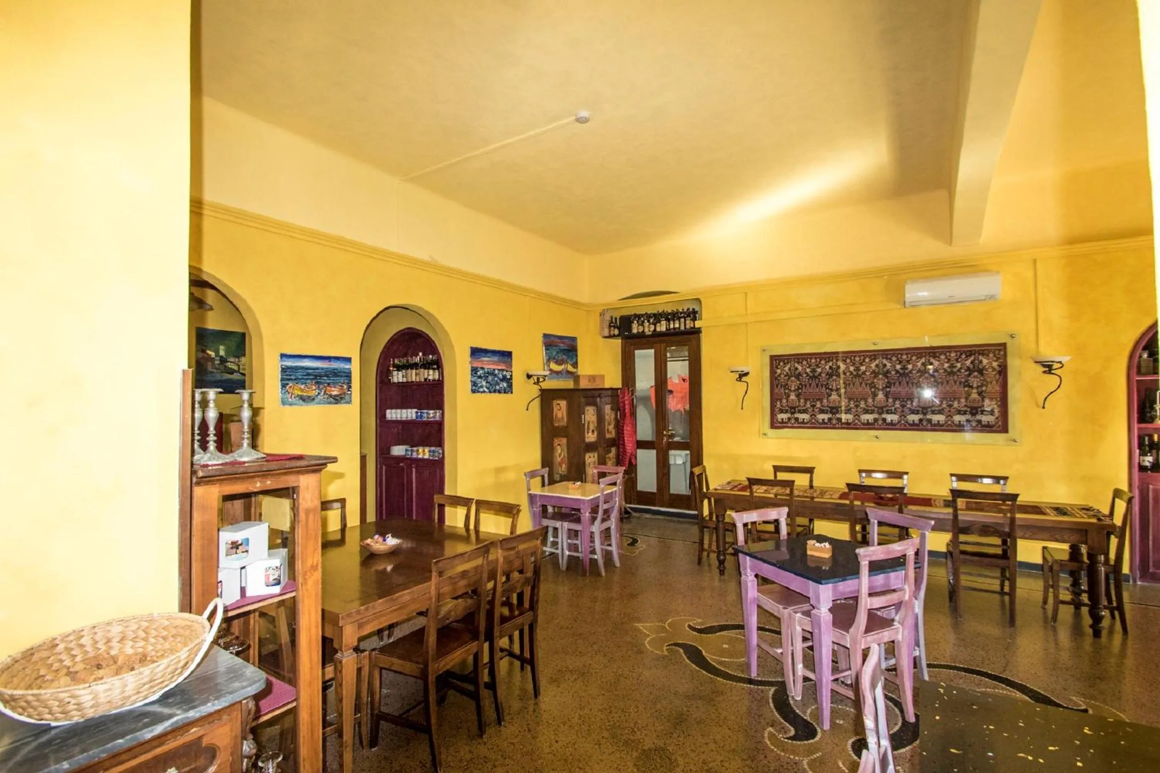 Restaurant/places to eat in Hotel Baia