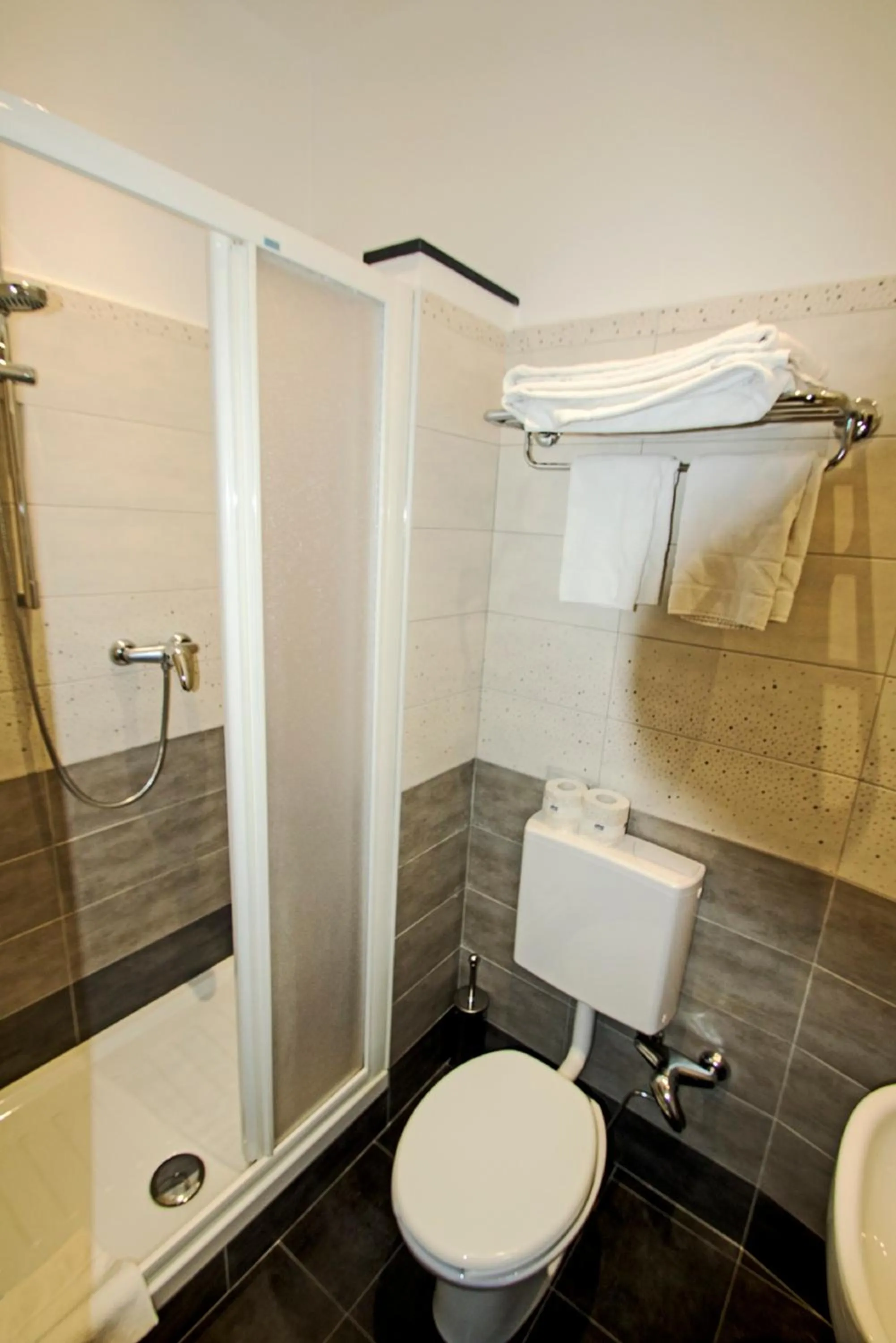 Bathroom in Hotel Baia