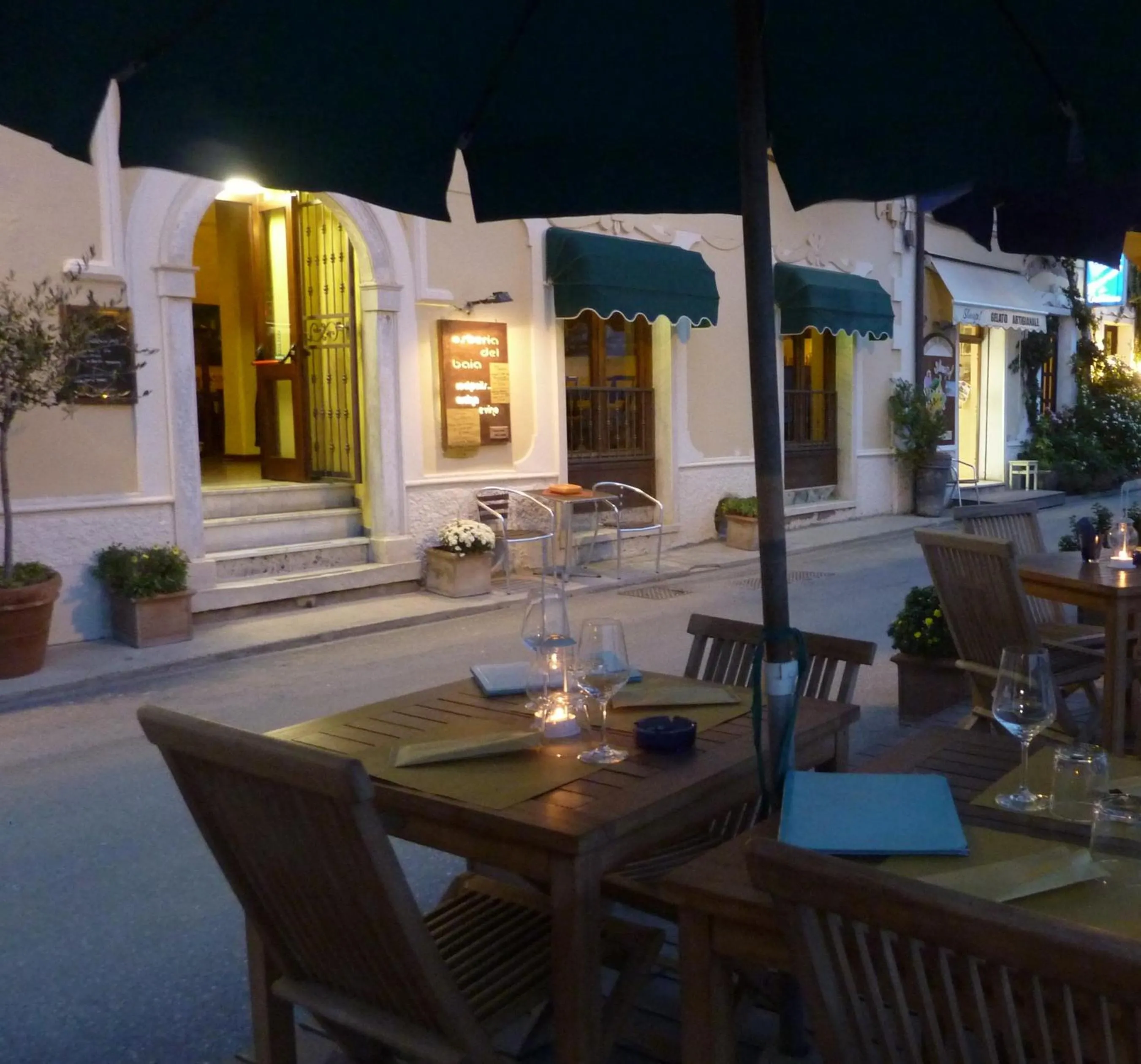 Restaurant/places to eat in Hotel Baia