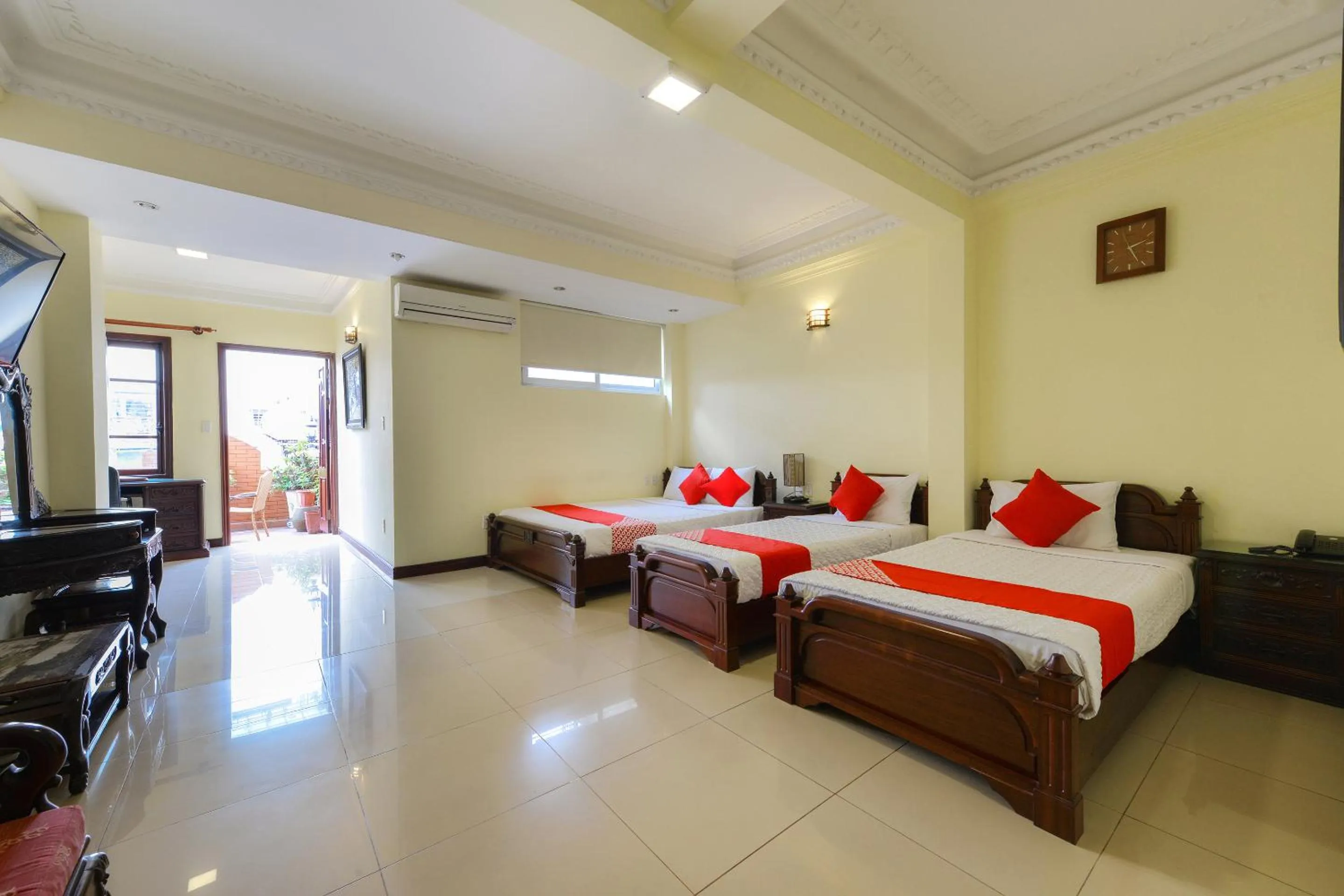 Bedroom, Bed in Lucky 2 Hotel & Travel