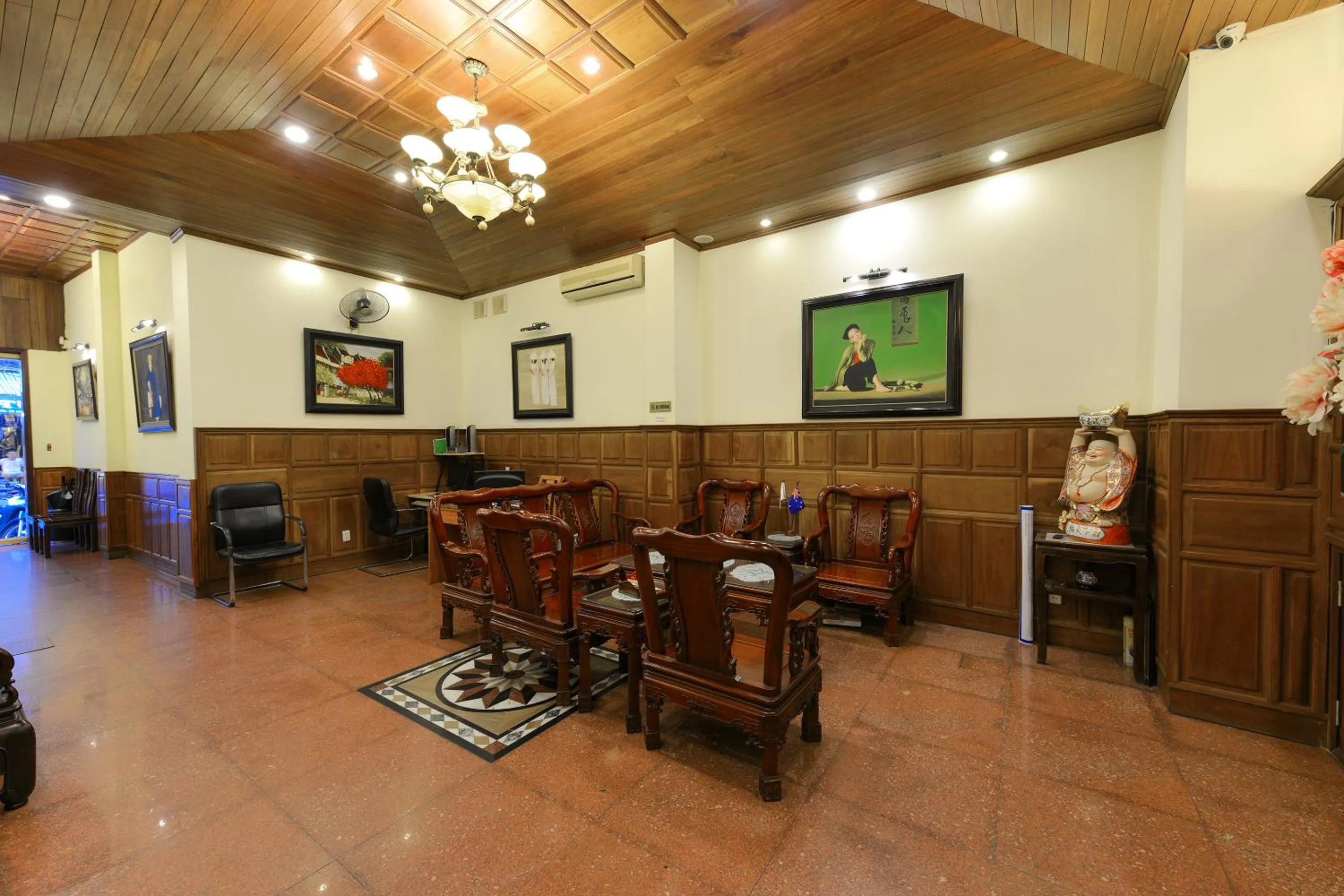 Lobby or reception in Lucky 2 Hotel & Travel