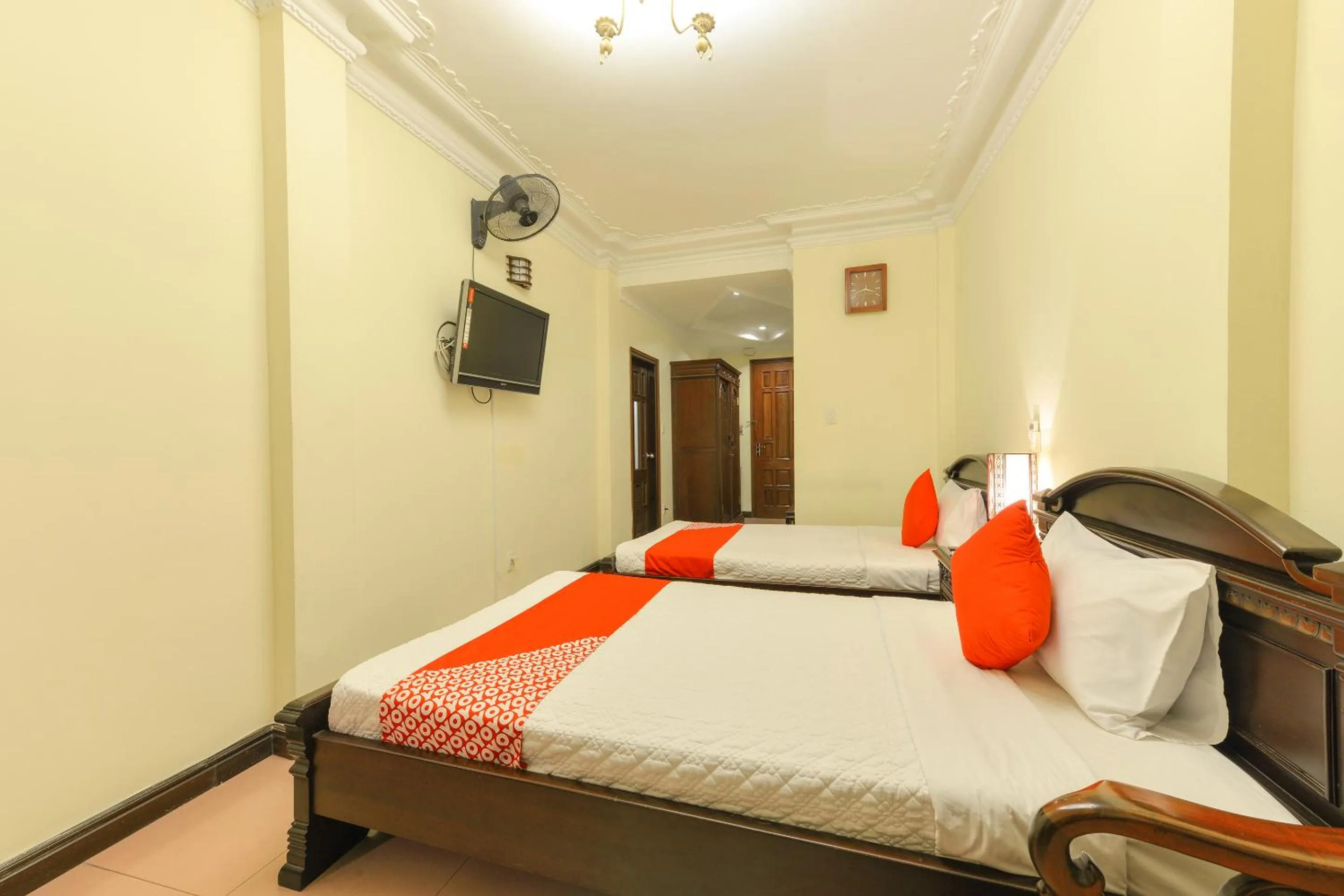 Bedroom, Bed in Lucky 2 Hotel & Travel