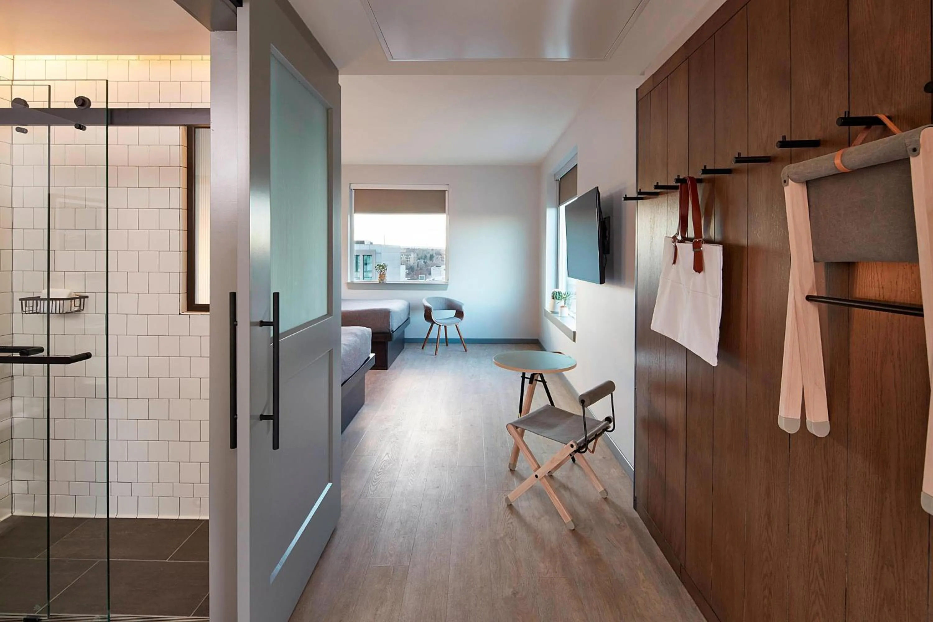 Photo of the whole room, Bed in MOXY Denver Cherry Creek