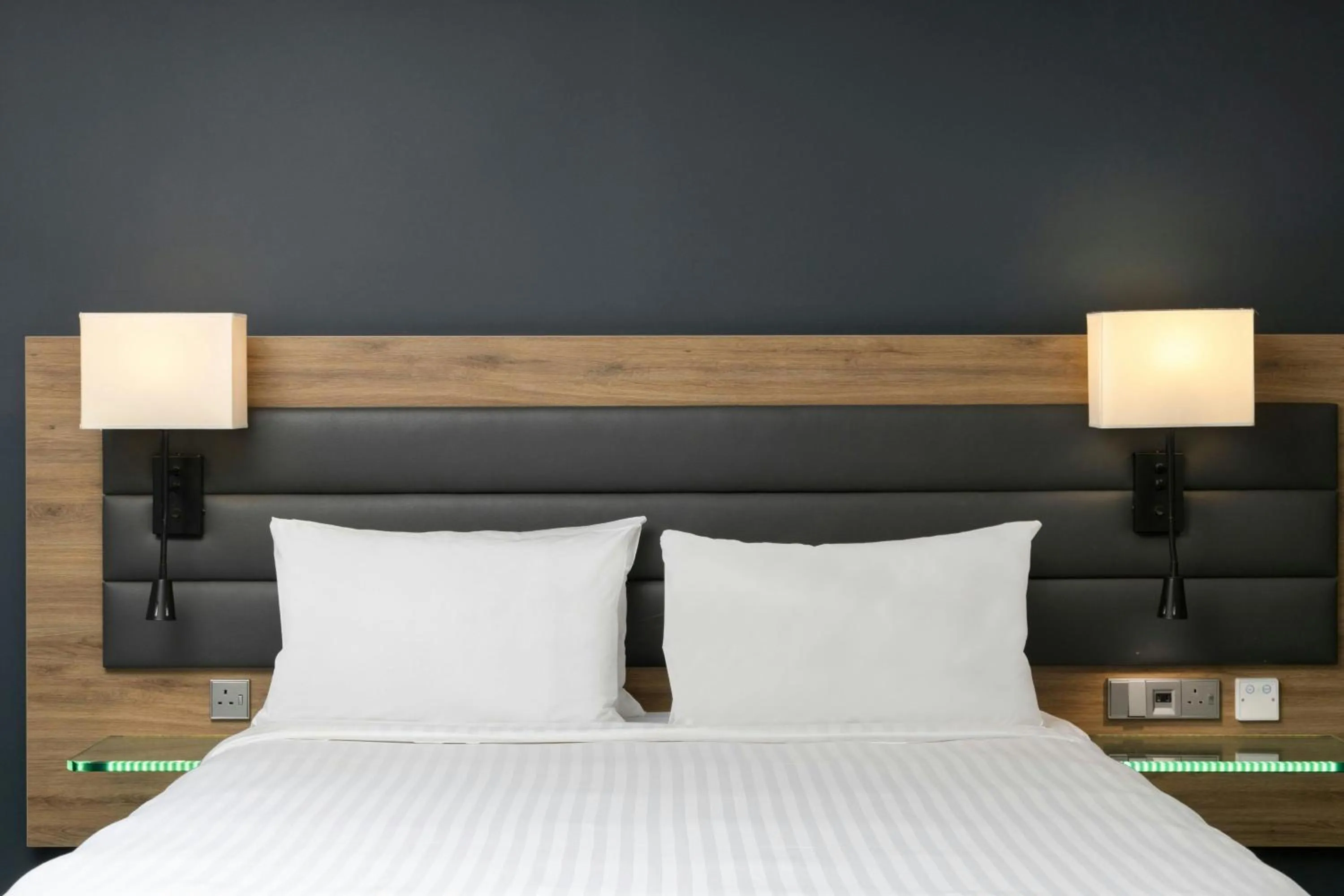 Photo of the whole room, Bed in Moxy London Stratford